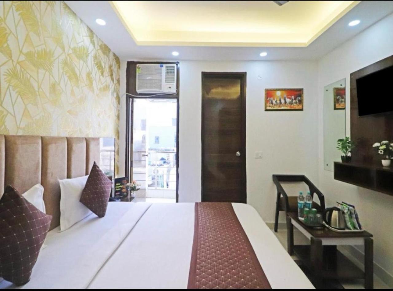 Vijaydeep Place Near Delhi Airport Hotel 3*