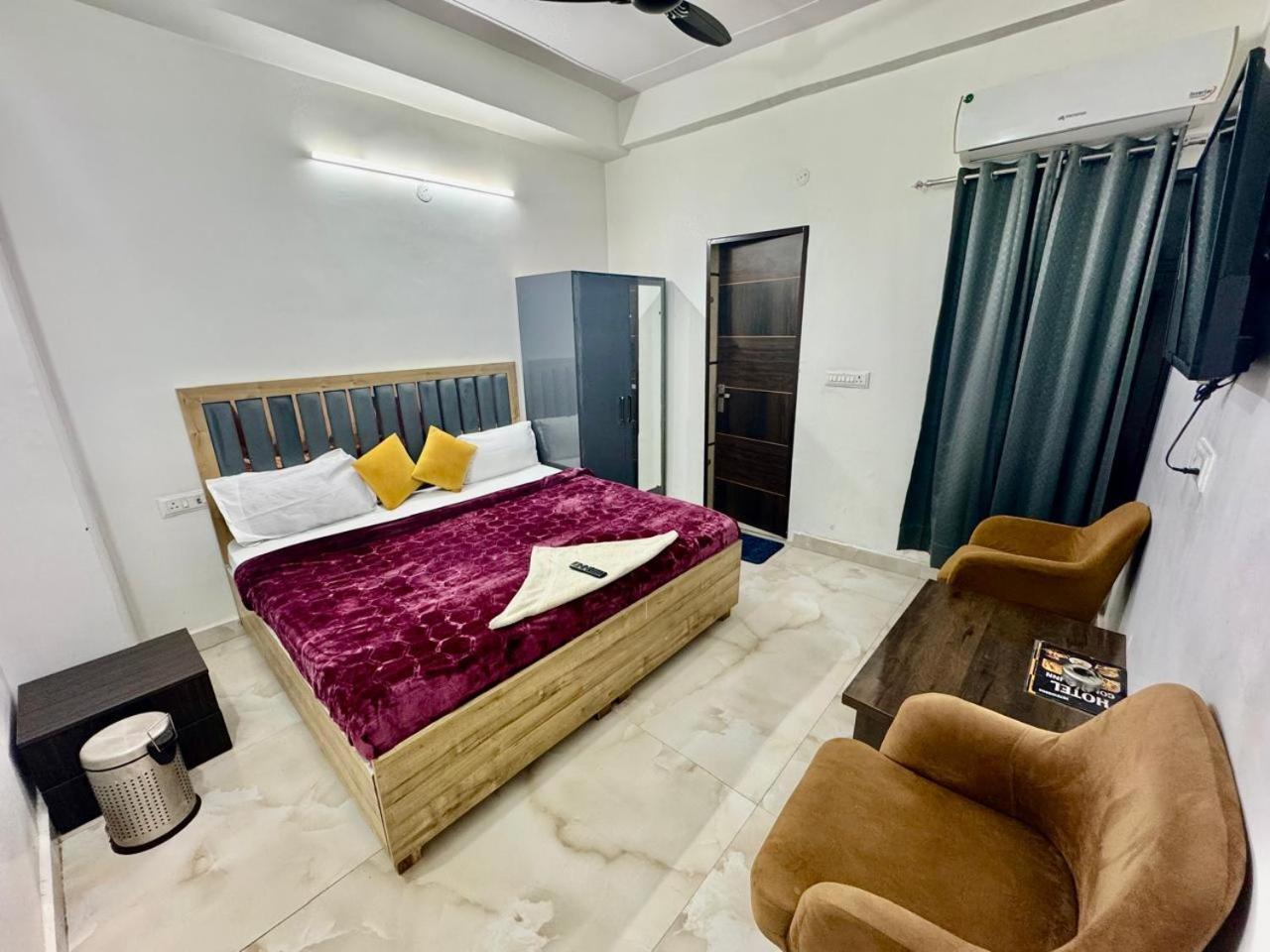 Hotel Comfort Inn, Mundka, New Delhi - Near Nangloi Metro Station * Delhi (National Capital Territory of India)