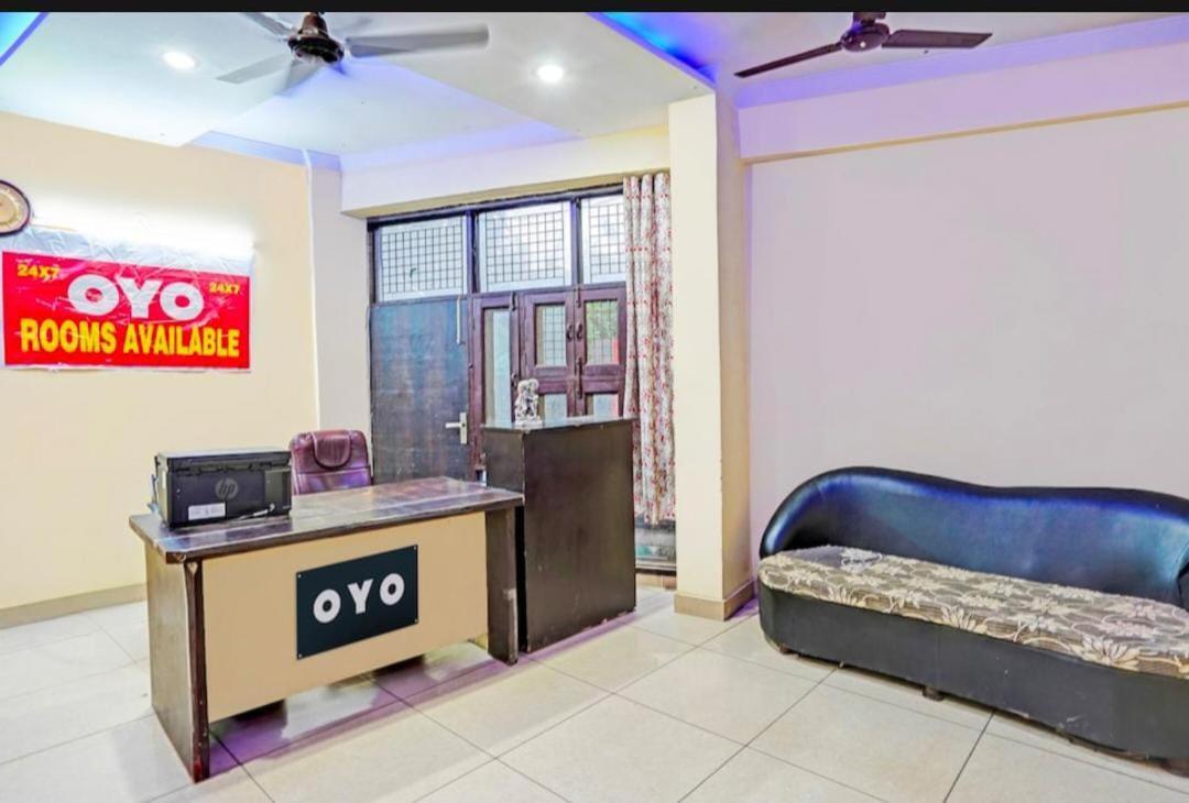 Small Town Hotel New Delhi