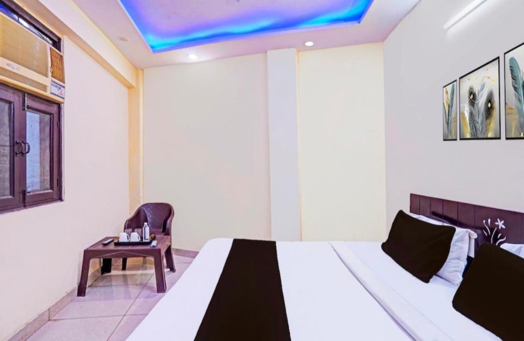 Small Town Hotel New Delhi
