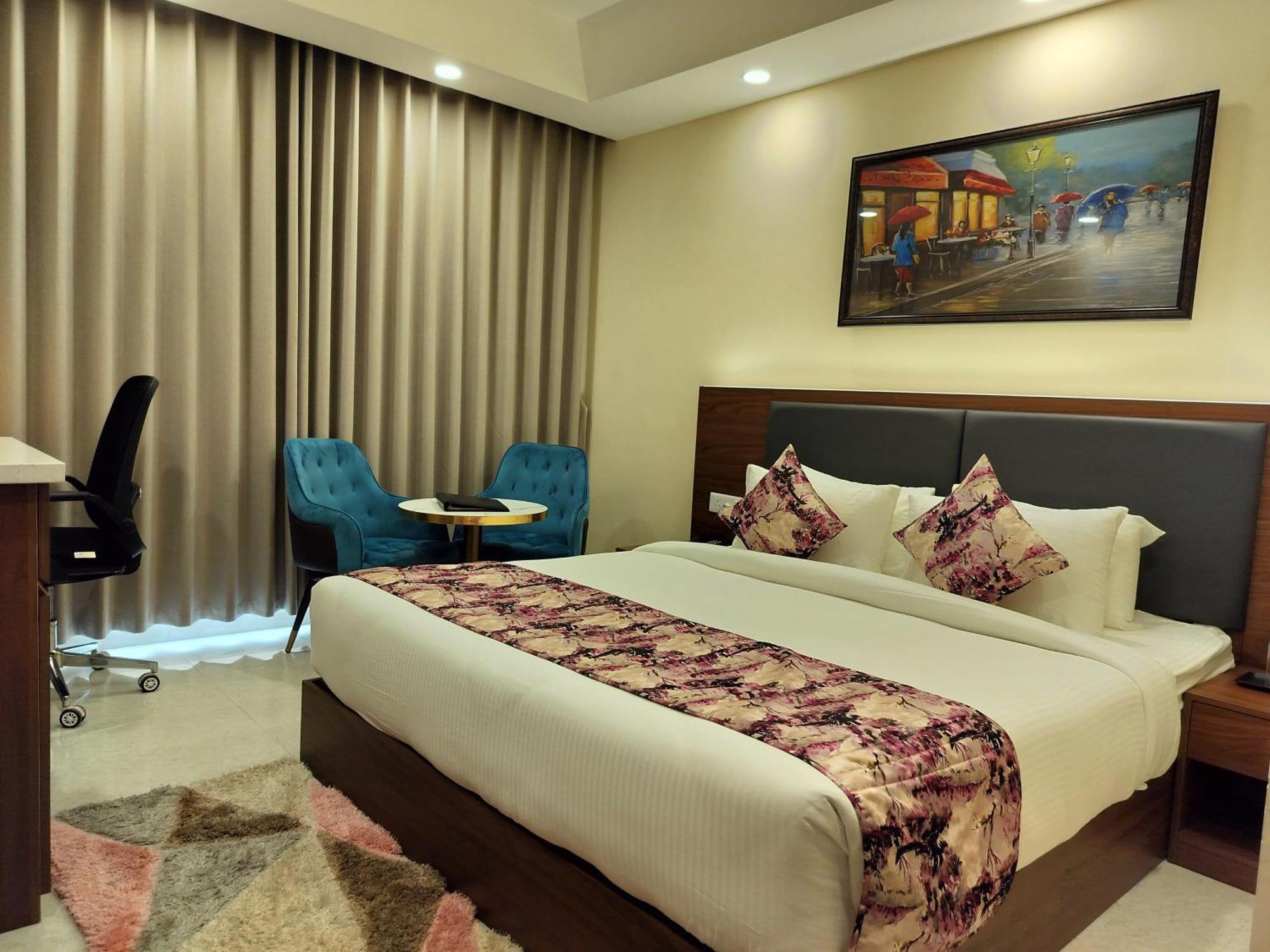 Hotel Luxe Opera Nh8 - 7km From Igi Airport Delhi Nova Deli