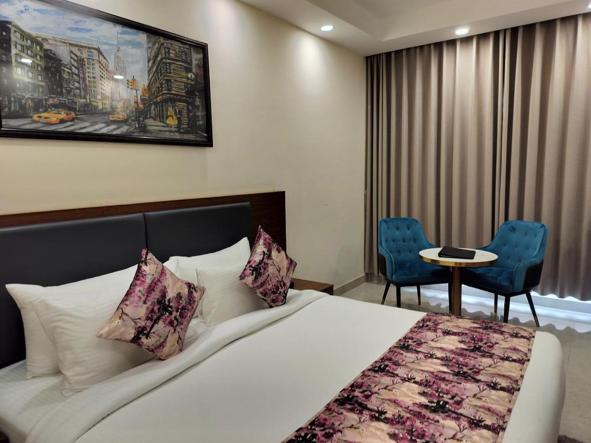 Luxe Opera Nh8 - 7km From Igi Airport Delhi Hotel 4*