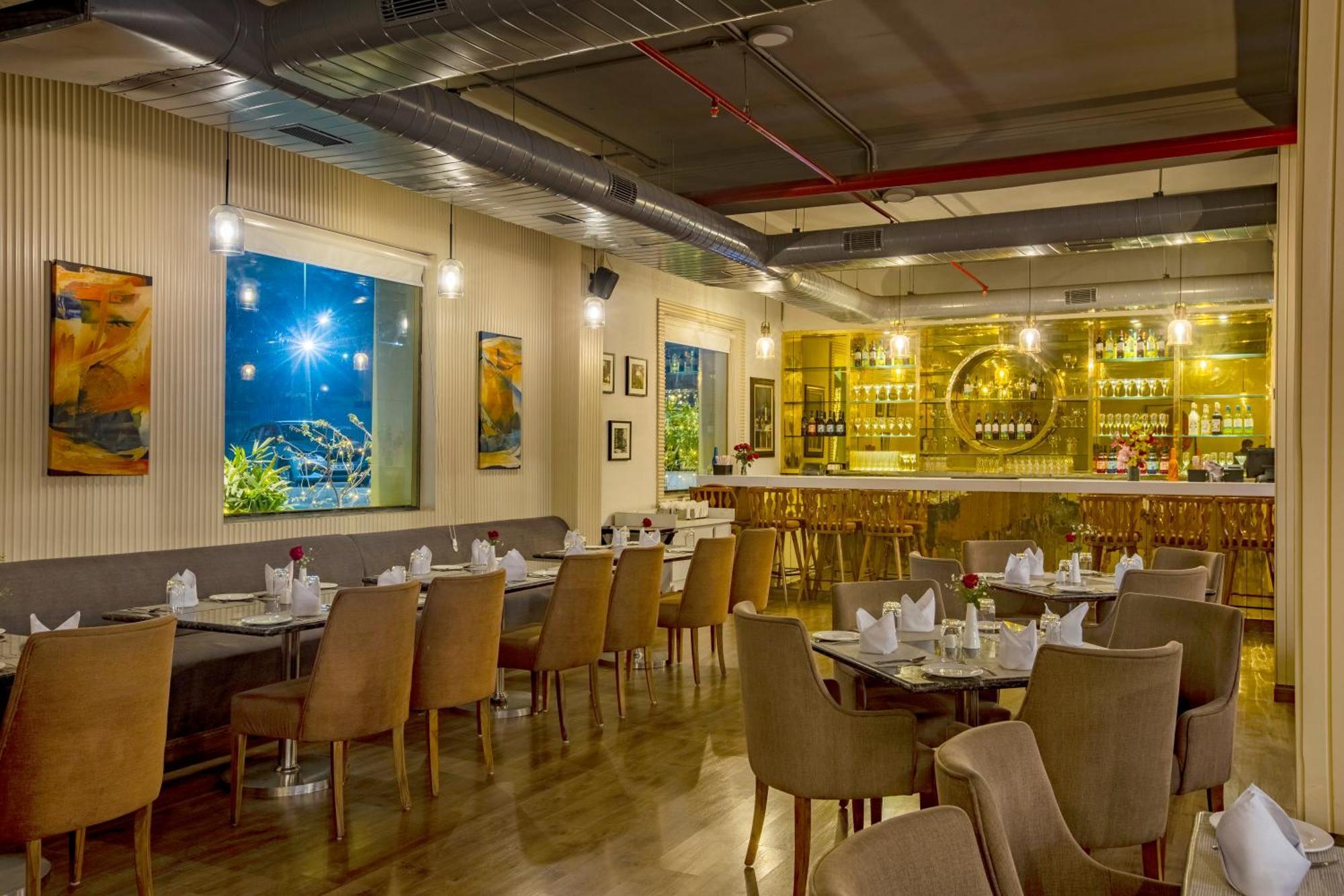 Luxe Opera Nh8 - 7km From Igi Airport Delhi 4*
