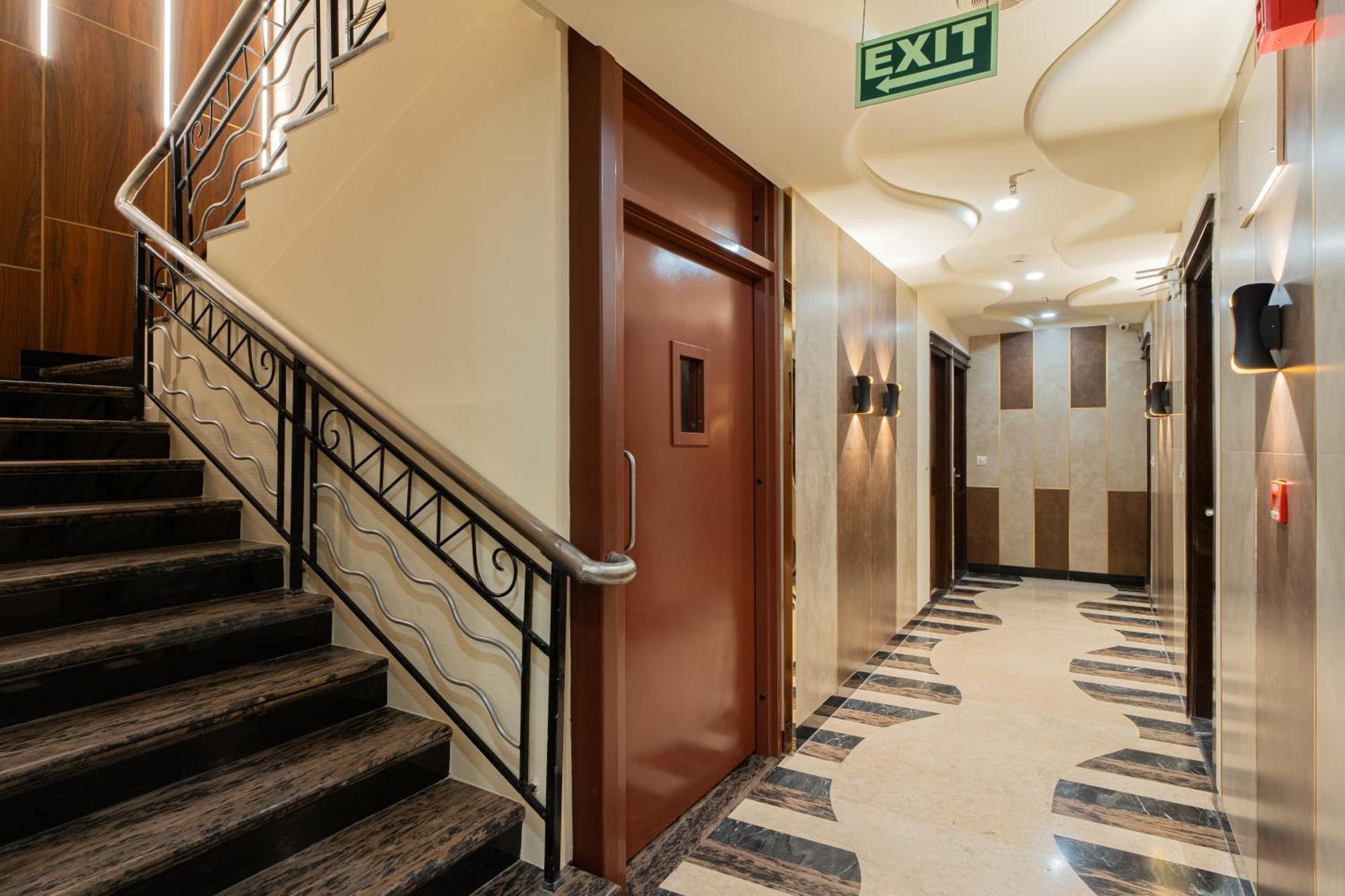 The Suncourt Yatri Hotel