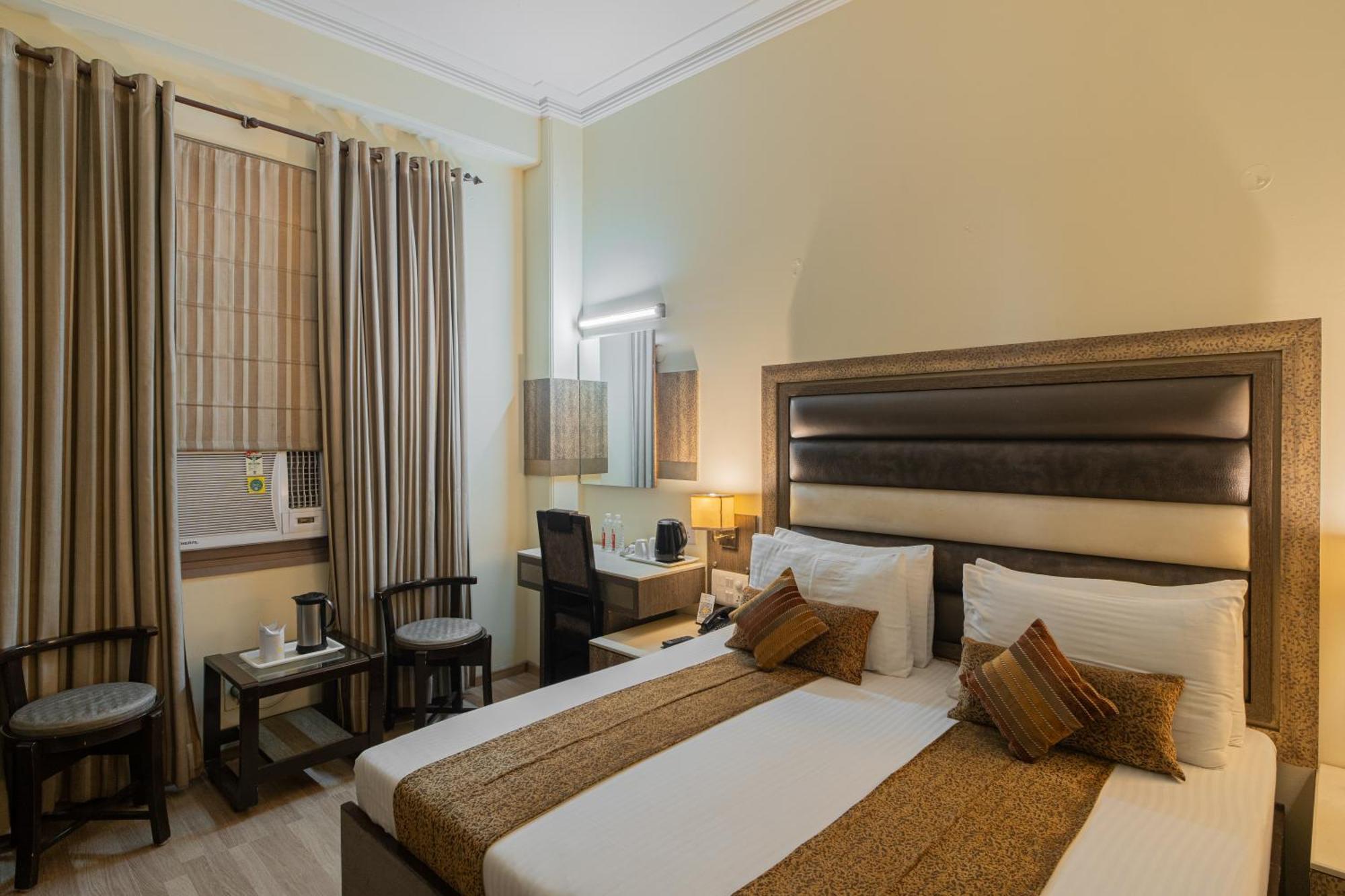 Hotel The Suncourt Yatri