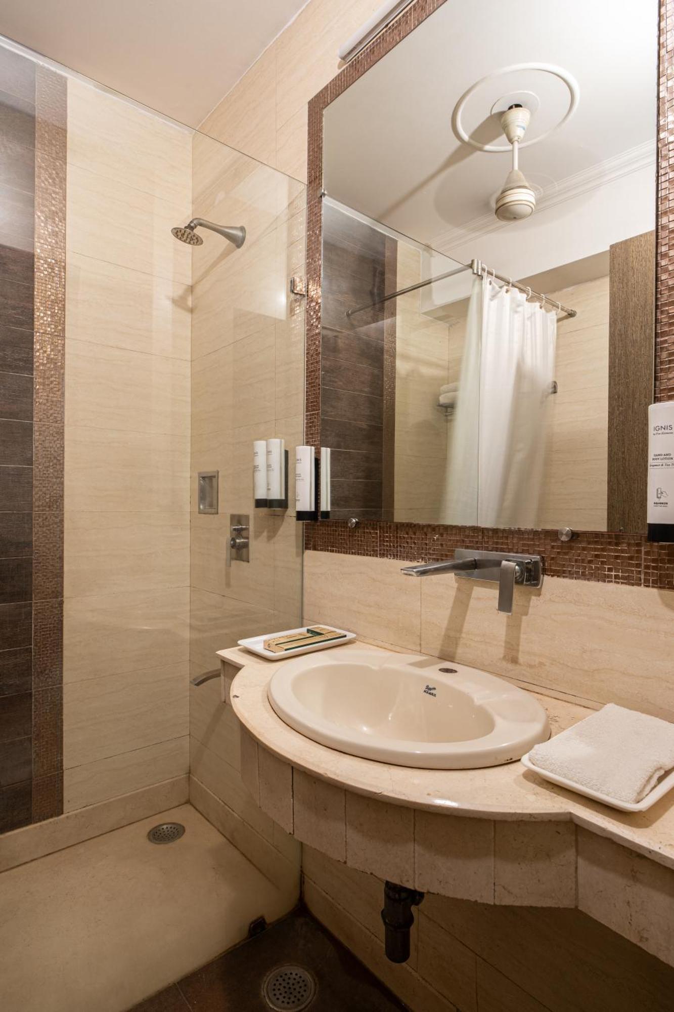 The Suncourt Yatri 3*
