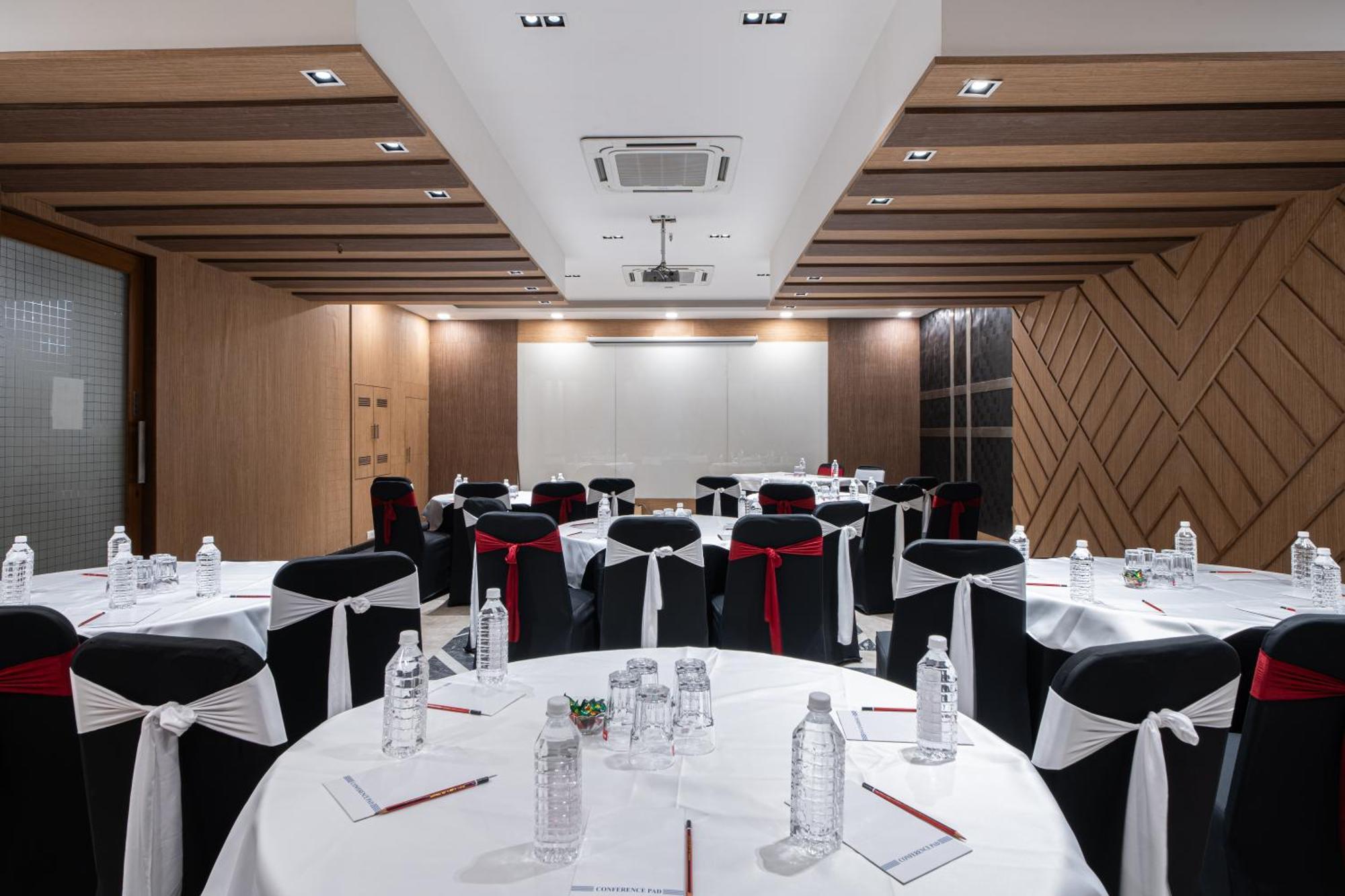 The Suncourt Yatri 3* Delhi (National Capital Territory of India)