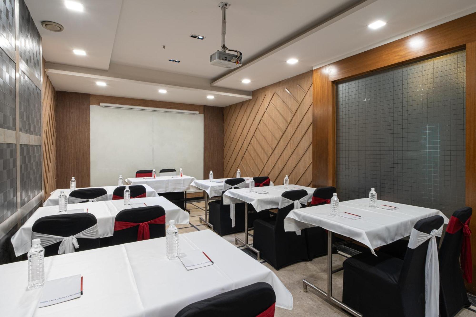 The Suncourt Yatri Hotel