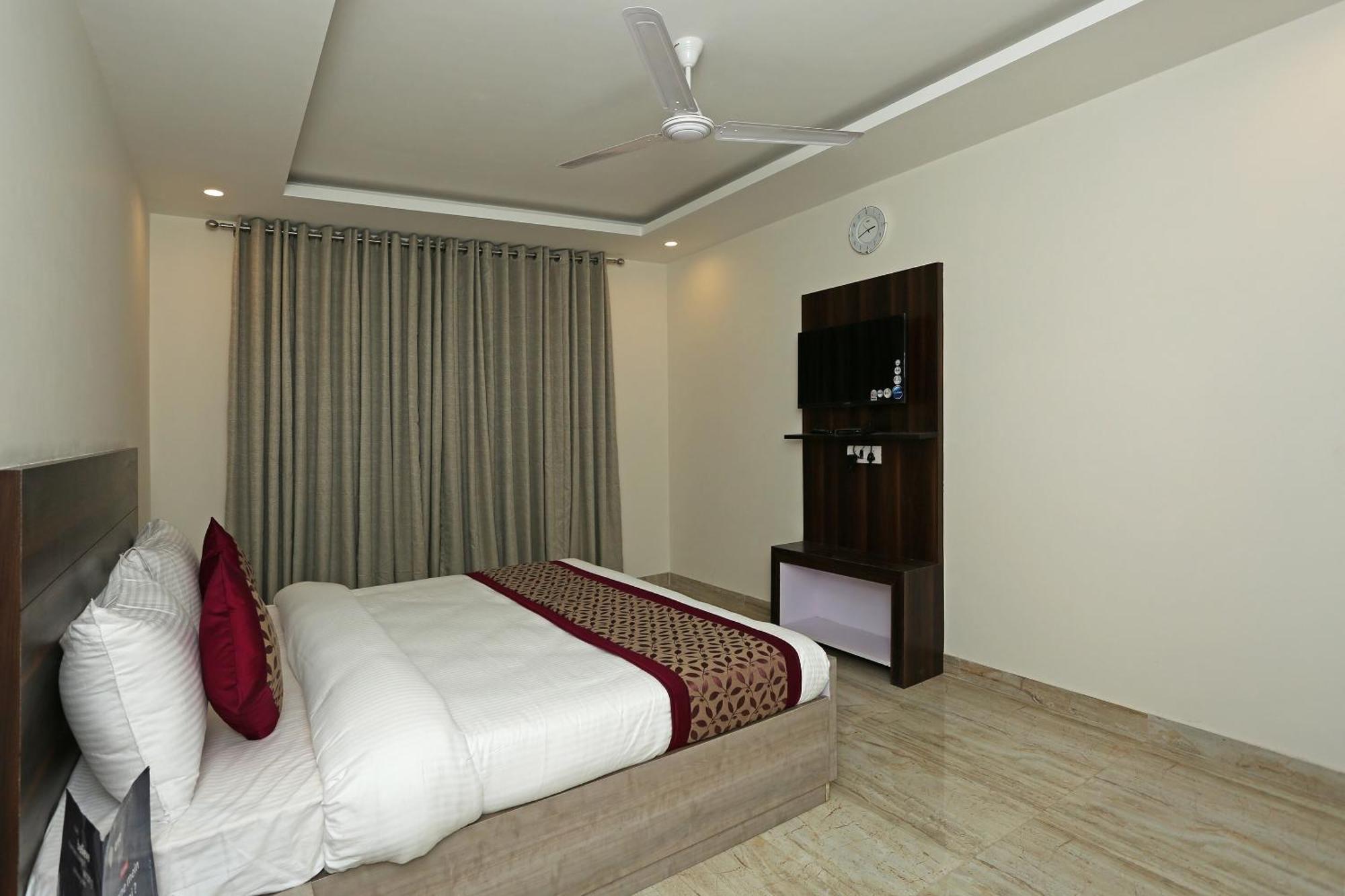 Hotel O Lakshya 3*