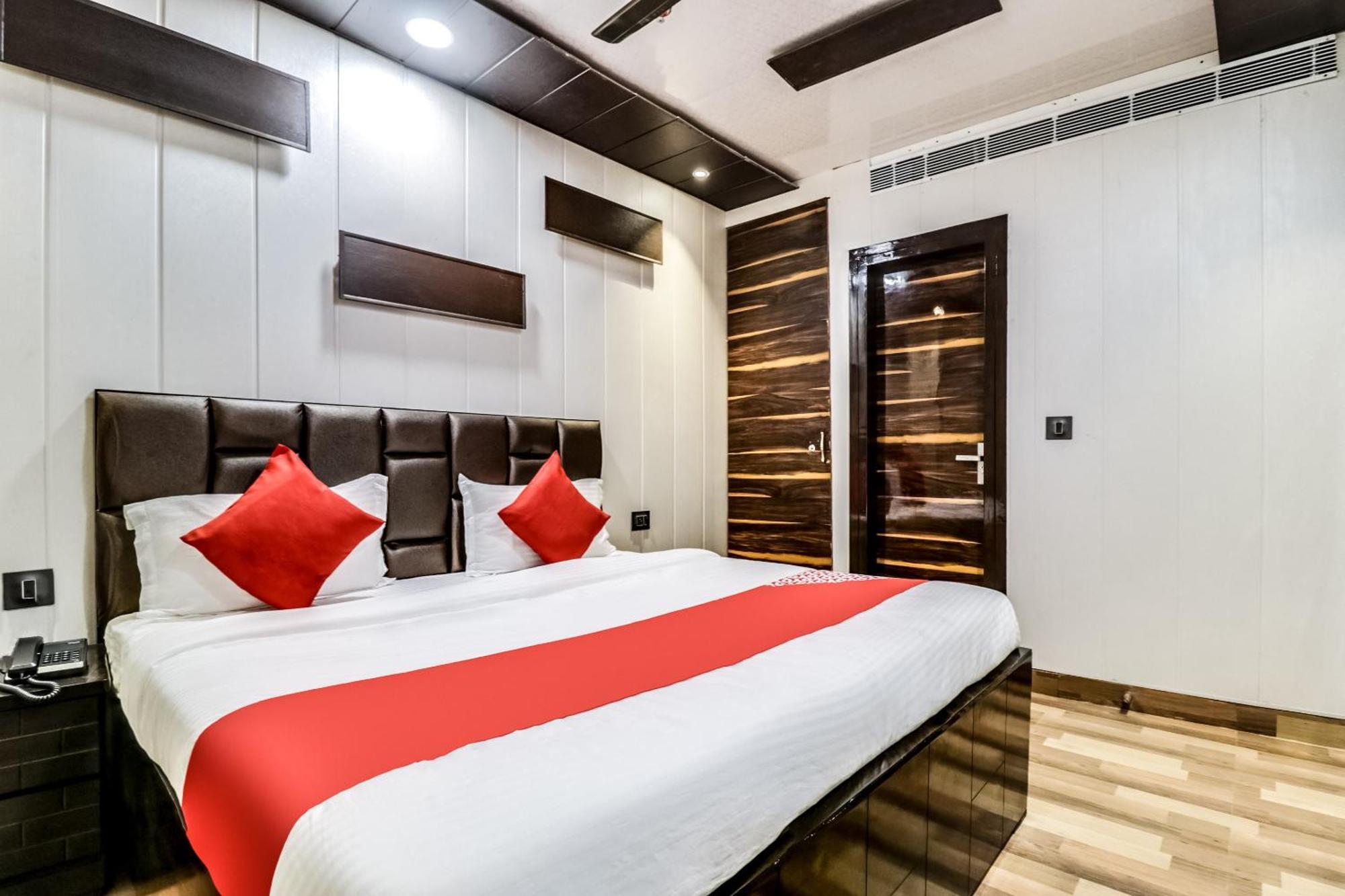 Hotel Jps Galaxy Near Pvr Vikaspuri Delhi (National Capital Territory of India)