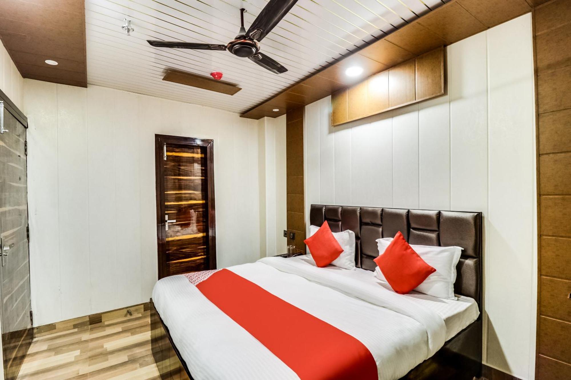 Jps Galaxy Near Pvr Vikaspuri Delhi (National Capital Territory of India)
