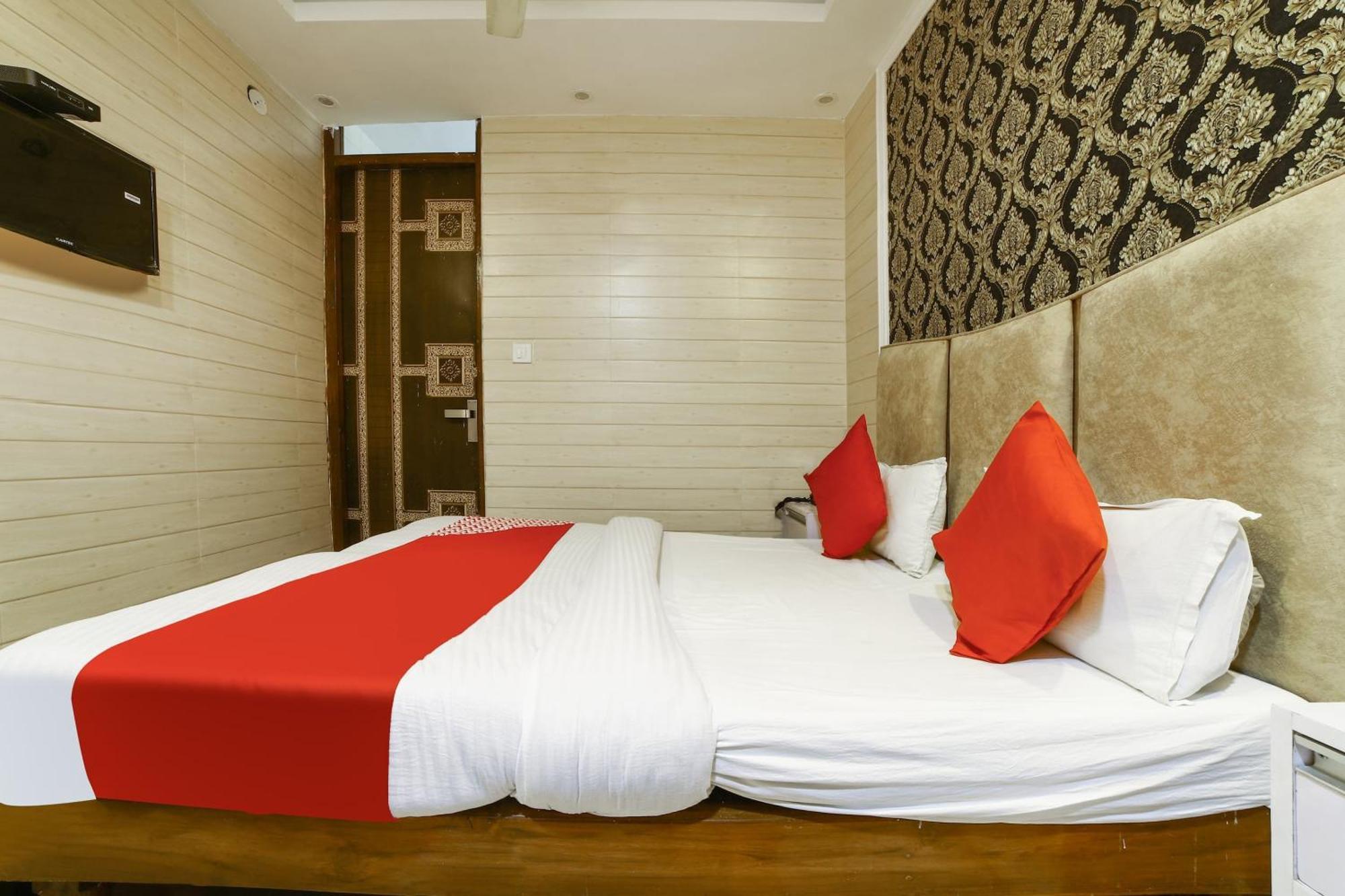 Hotel O Garg New Delhi