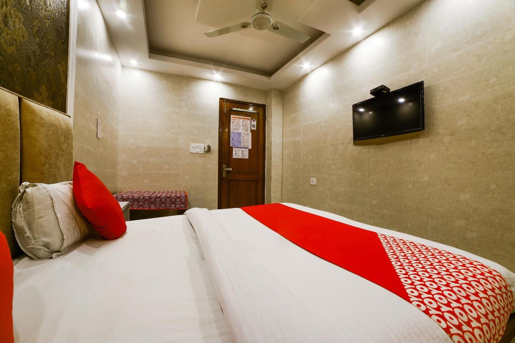 O Garg 3* New Delhi