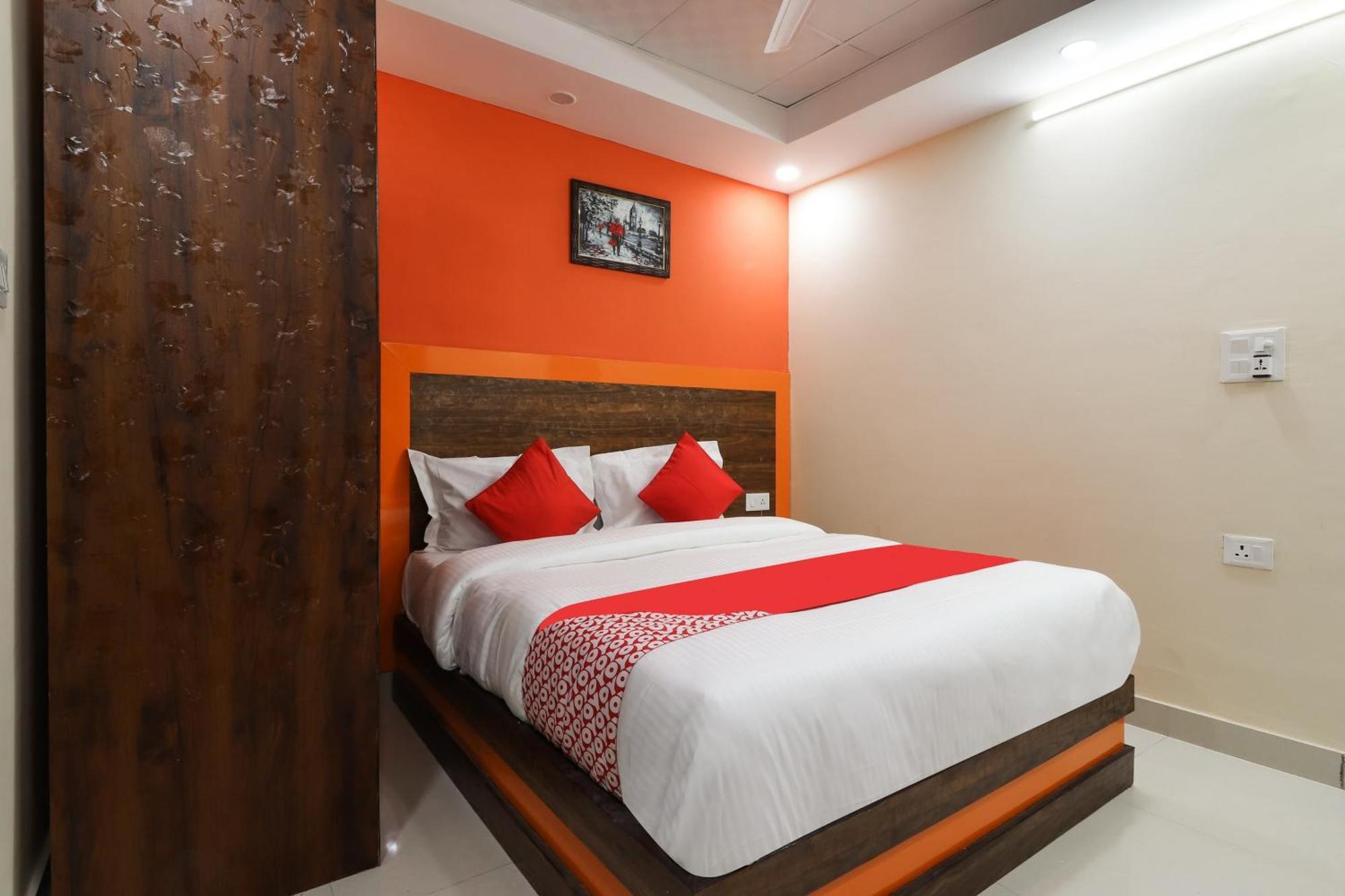 Hotel O Maharaja Gold
