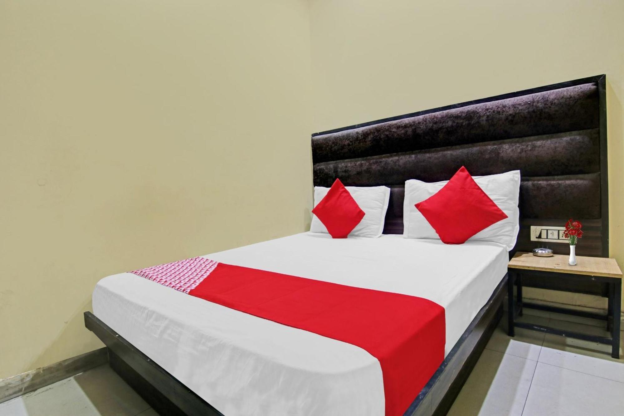 Hotel O Arjun Dx. New Delhi