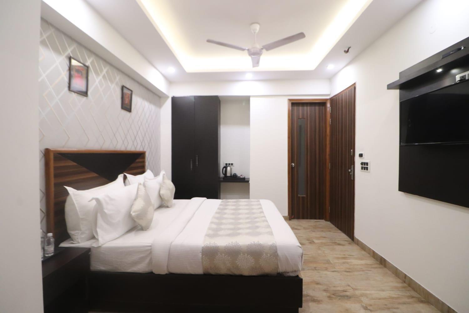 Hotel The Infinity Near Delhi Airport 4*