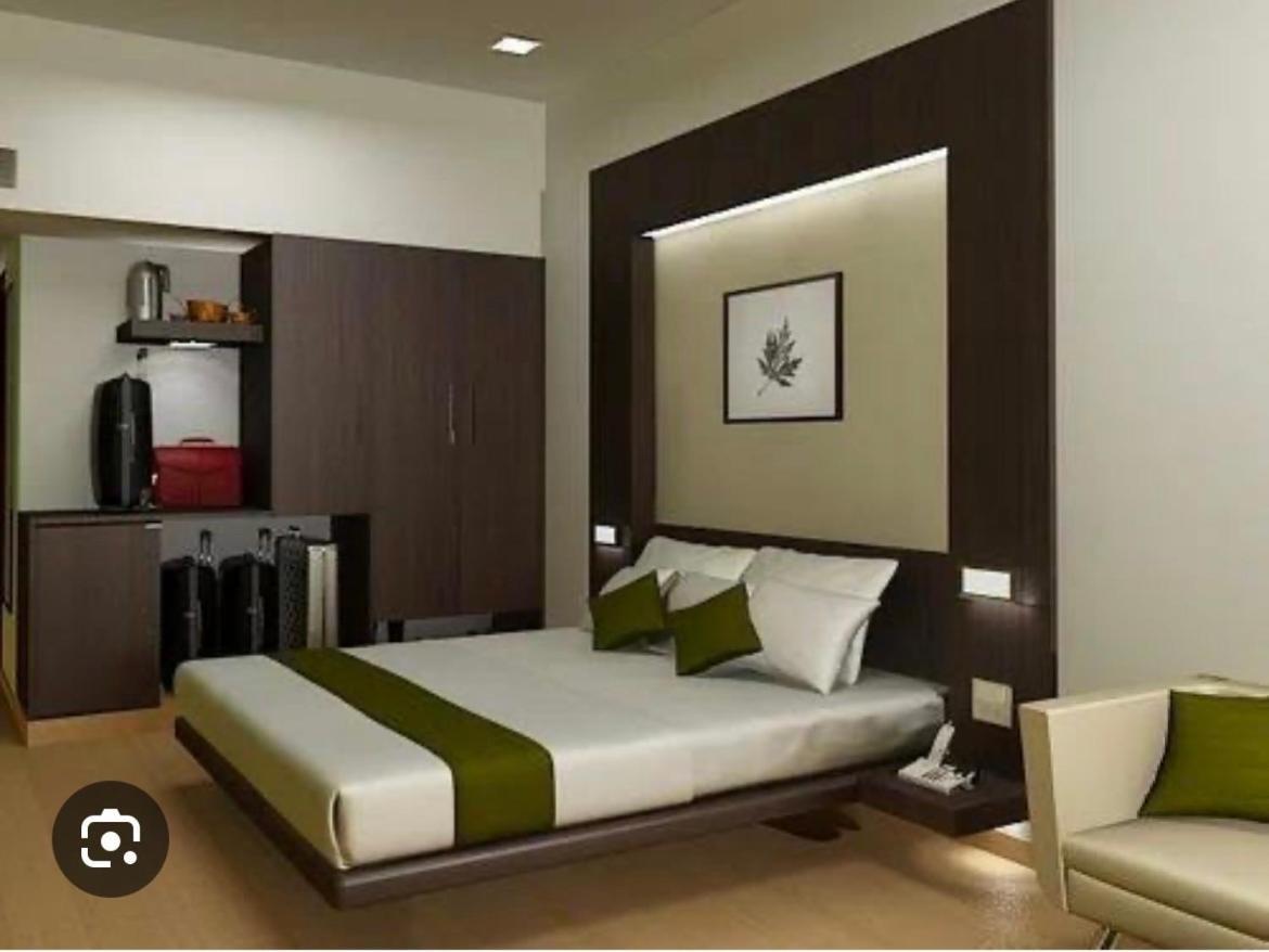 Hotel Bloom - National Highway- 8, Mahipalpur