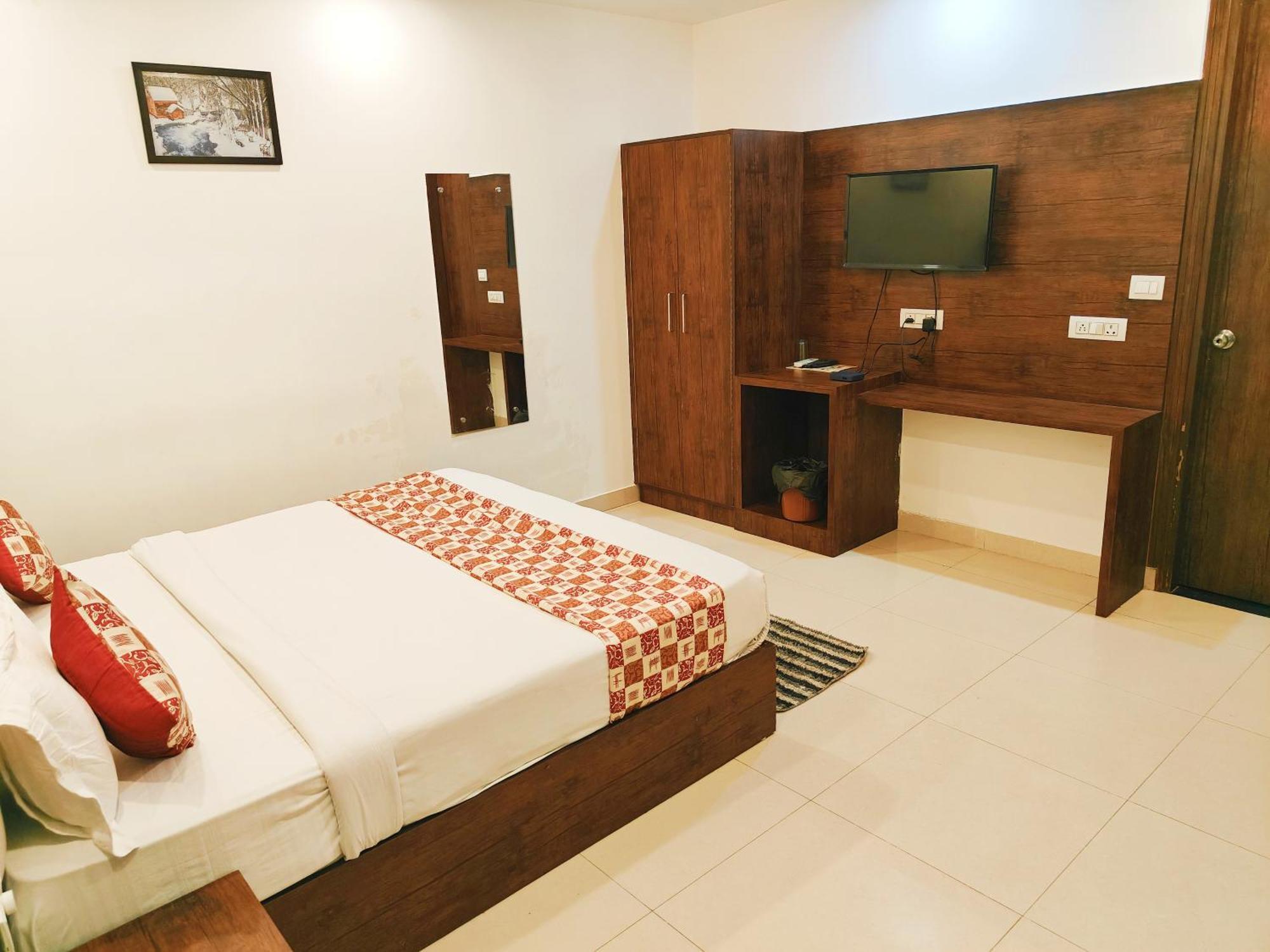 Royal Tela Plaza A Family Near Igi Airport Delhi 4* New Delhi