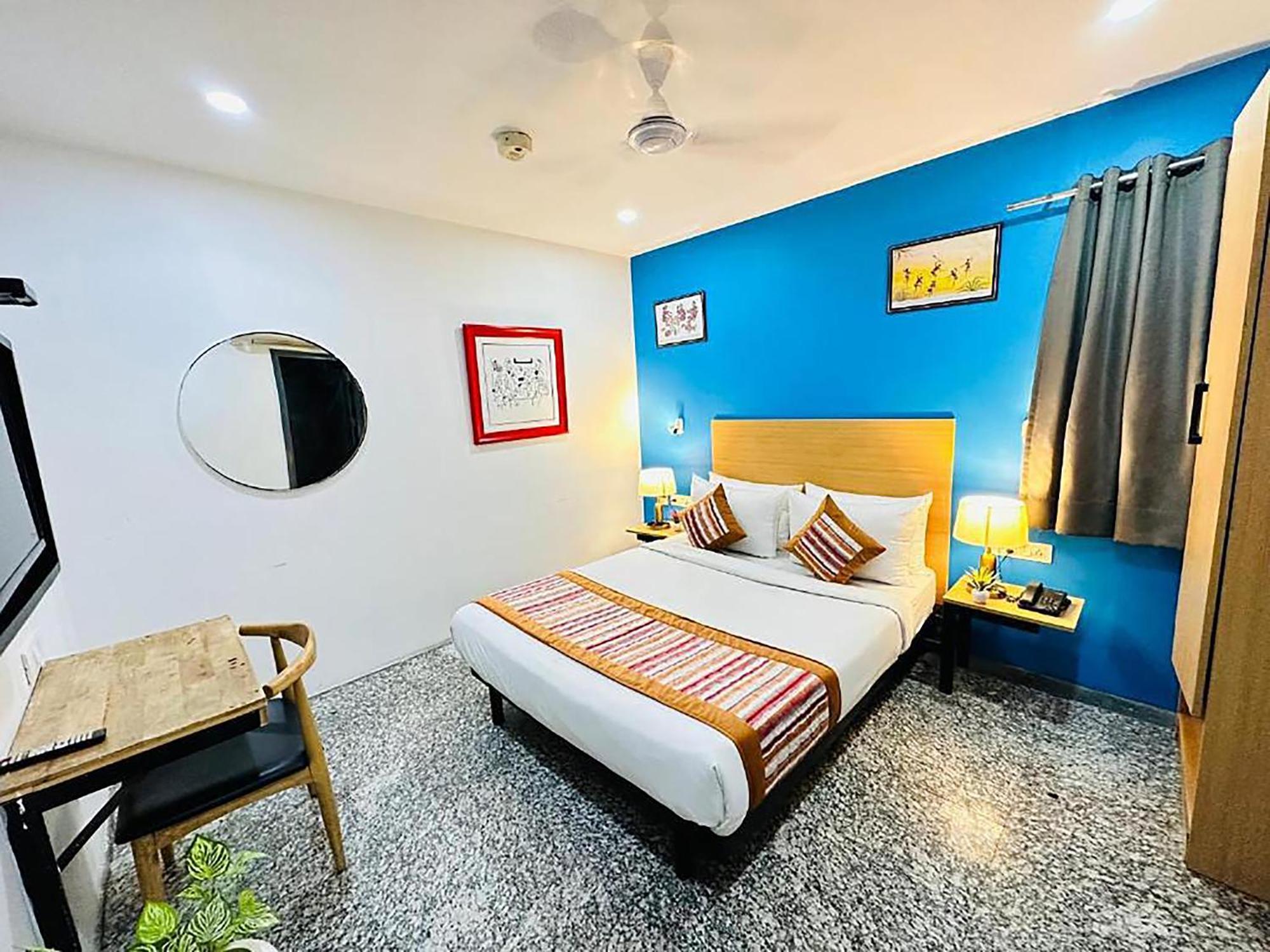 Hotel Golden Saffron By Qotel-punjabi Bagh 3*