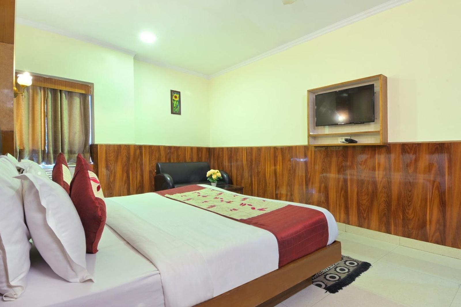 Oakwood Hotel 3*