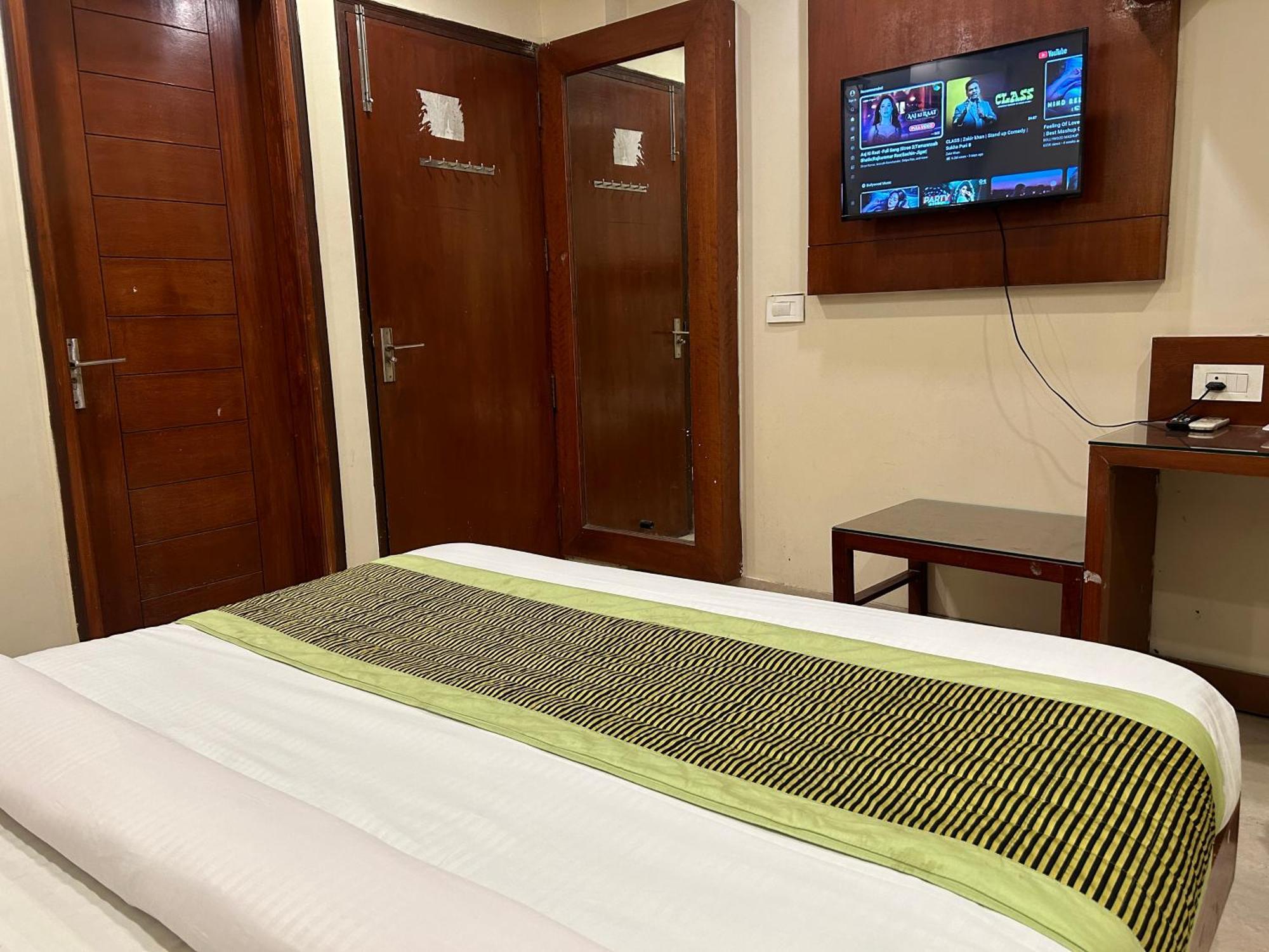 Guest house Saphire Dlx Near Railway Station *