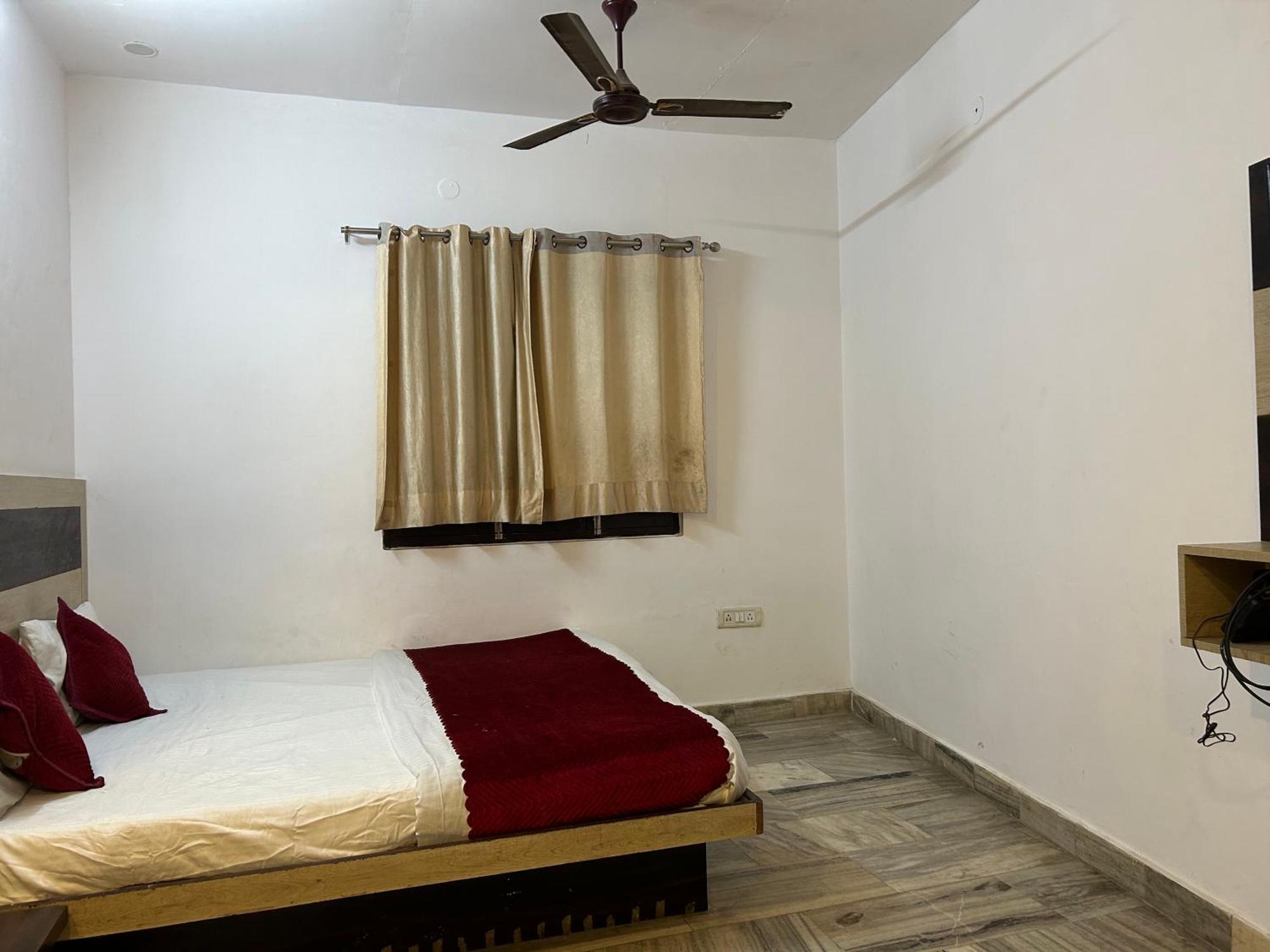 Hotel Shree Guru 3 Minute From New Delhi Railway Station *