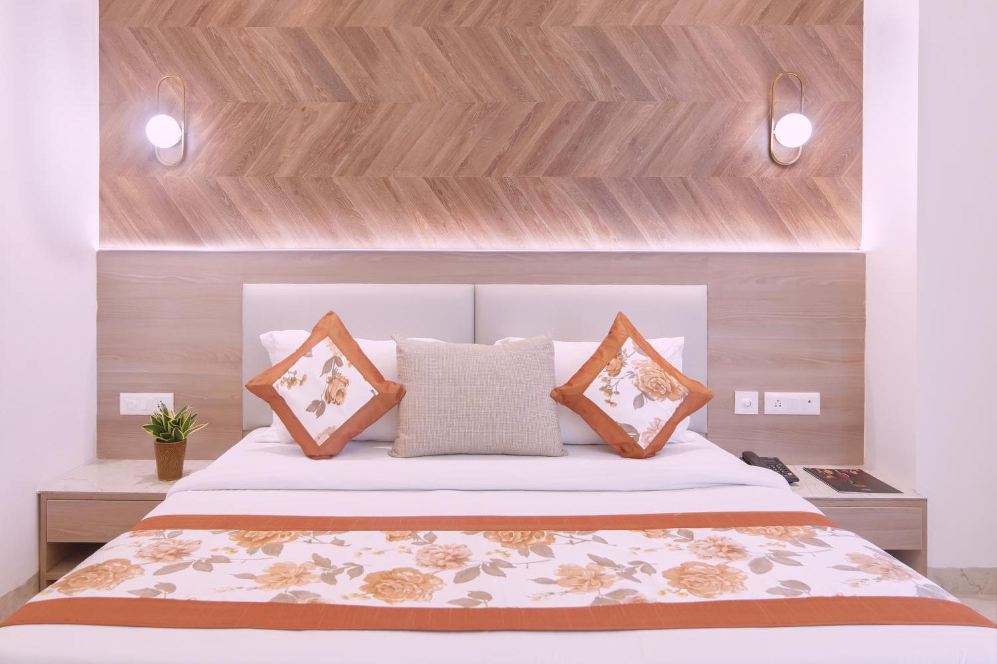 Hotel Star By Star Group New Delhi