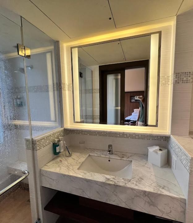 Linda Grand Near International Airport By-gross Group Hotel 4*