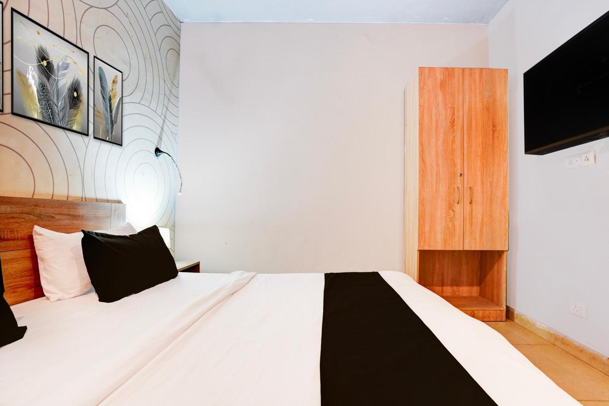 Hotel O Grand Luxury Delhi (National Capital Territory of India)