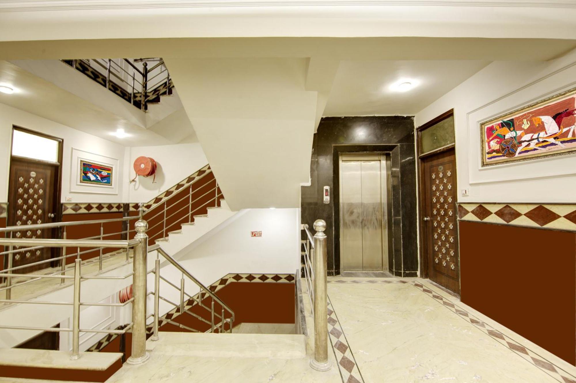 Hotel Star Villa - Front Of New Delhi Railway Station & 5 Minute From Connaught Place 4* New Delhi