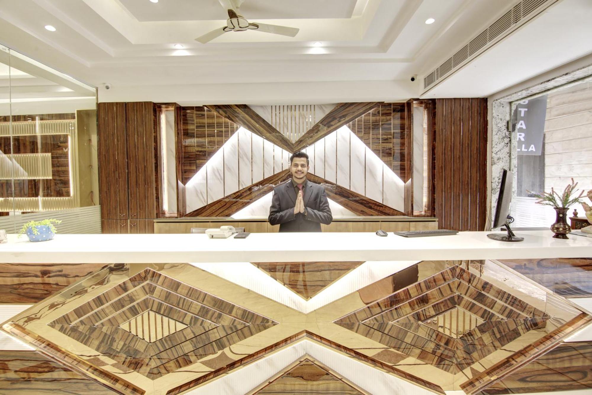 Hotel Star Villa - Front Of New Delhi Railway Station & 5 Minute From Connaught Place Hotel 4*