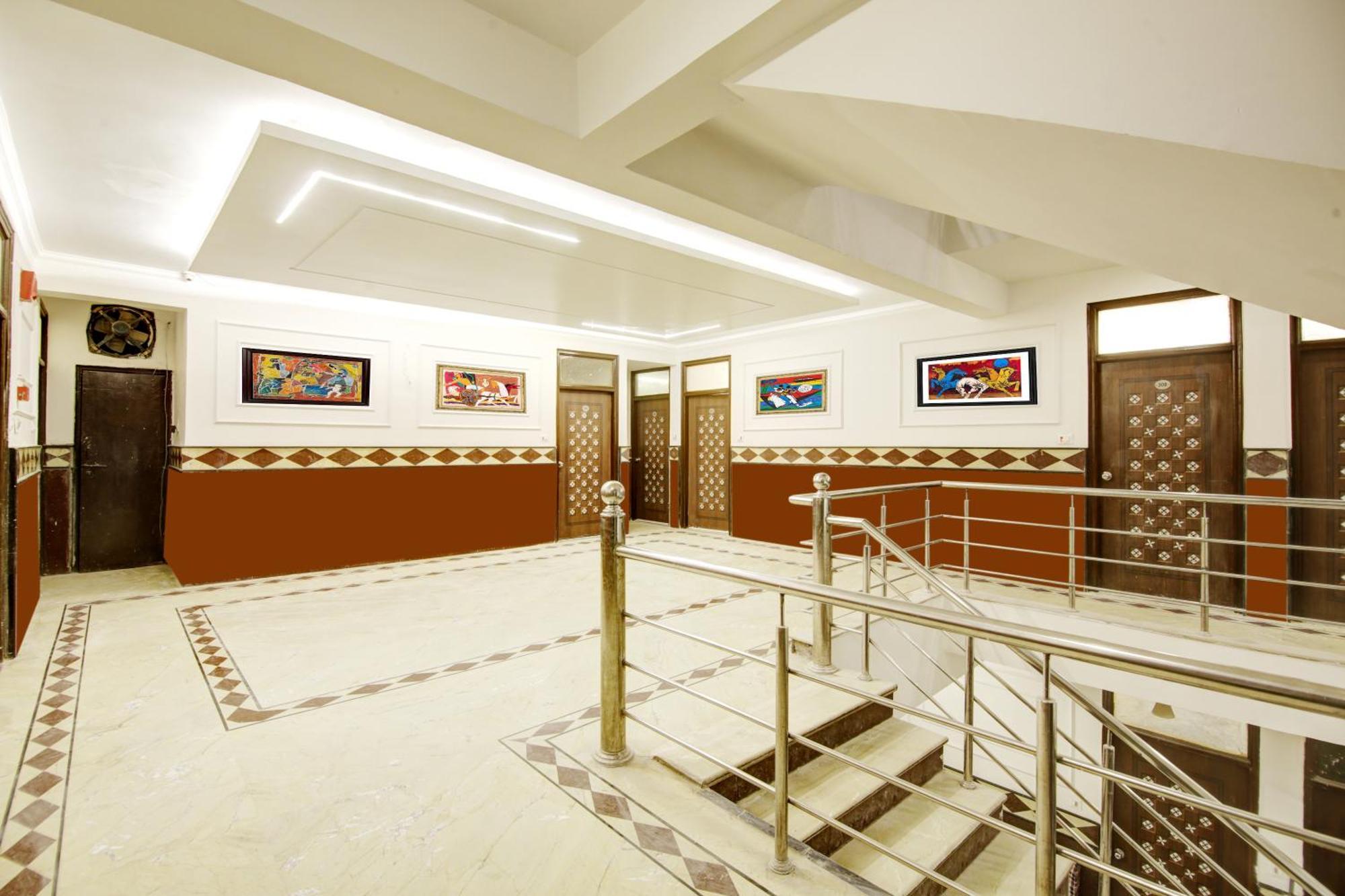 Hotel Hotel Star Villa - Front Of New Delhi Railway Station & 5 Minute From Connaught Place 4*