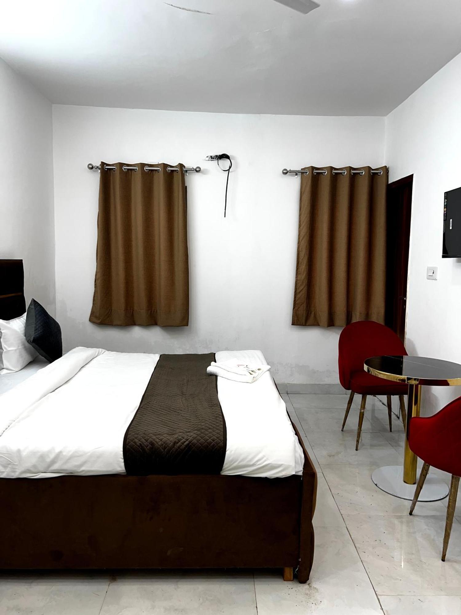 Trending Hotel Nova Deli