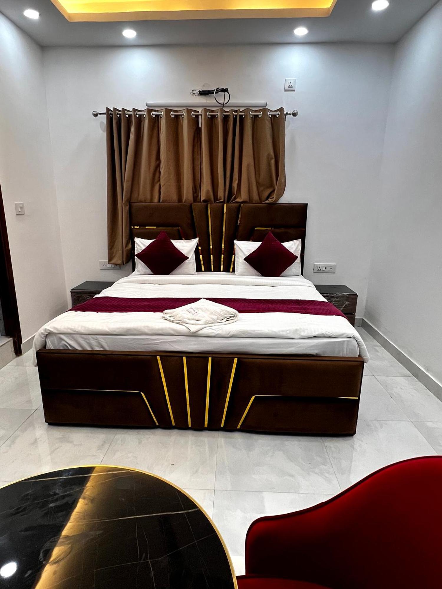 Trending Hotel *