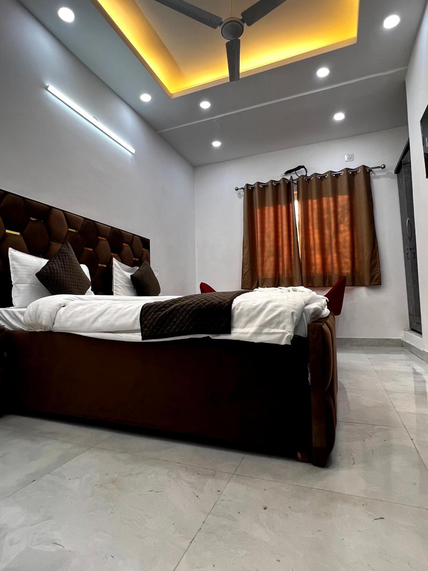 Trending Hotel *