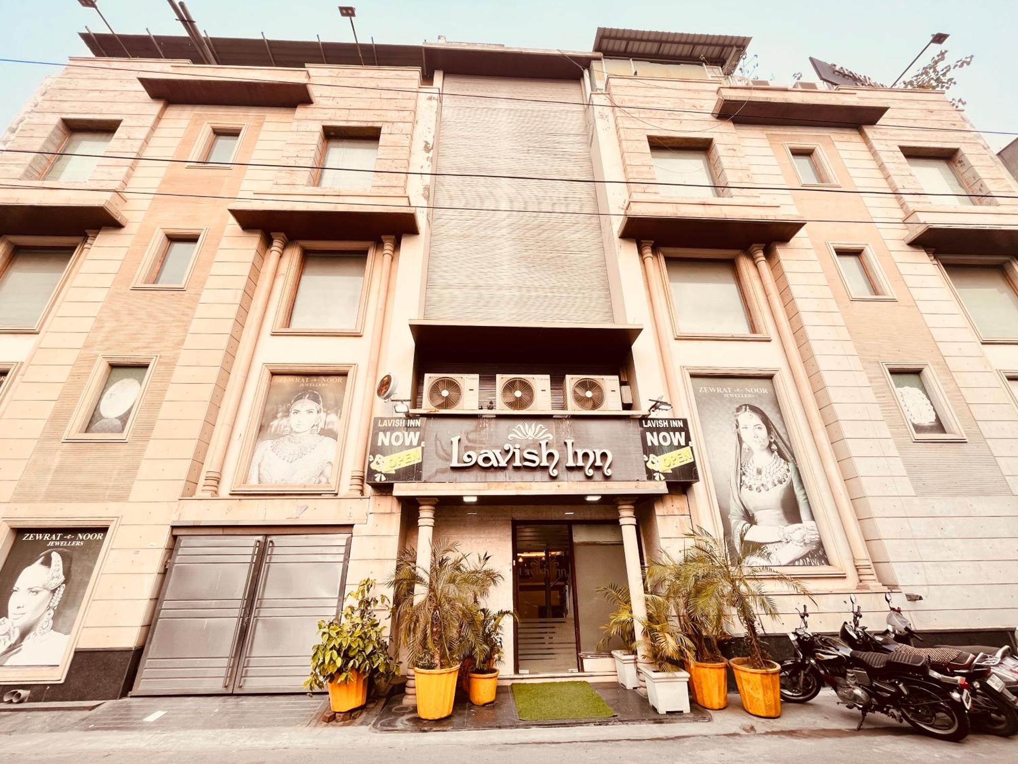 Lavish By Qotel Rajouri Garden 3* New Delhi