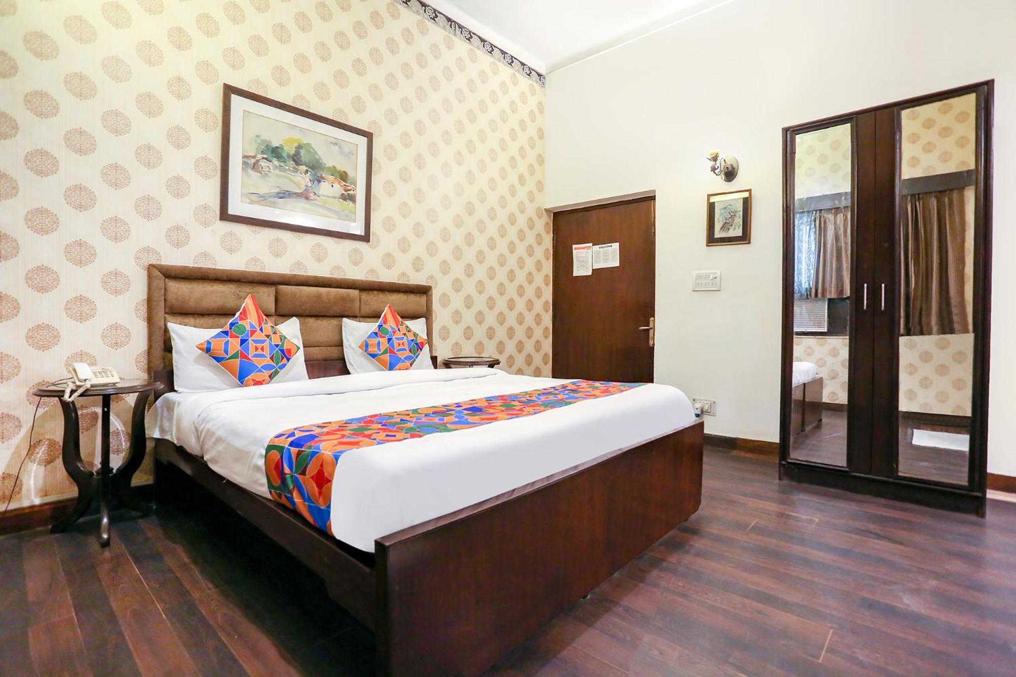 Hotel Fabexpress Pulse Impulse New Delhi