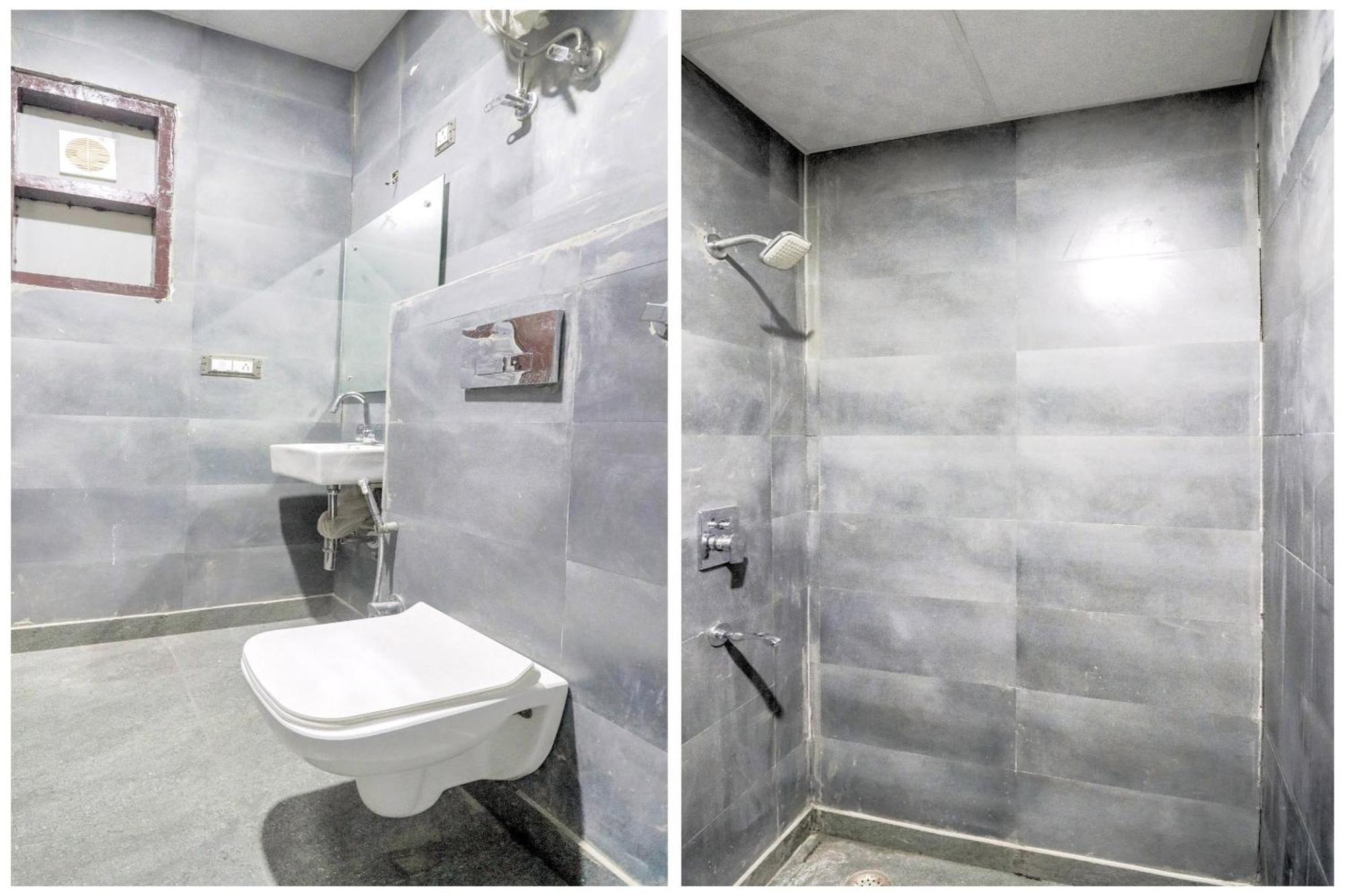 Hotel Collection O Mahavir Enclave Near Dashrath Puri Metro Station 3*