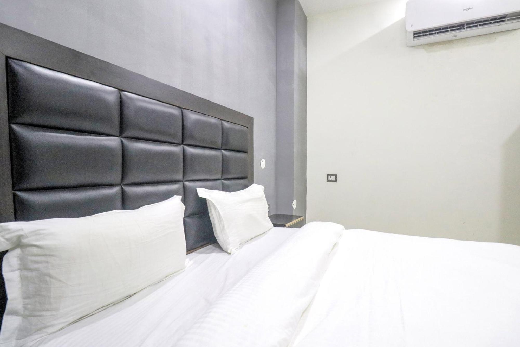 Hotel Collection O Mahavir Enclave Near Dashrath Puri Metro Station New Delhi