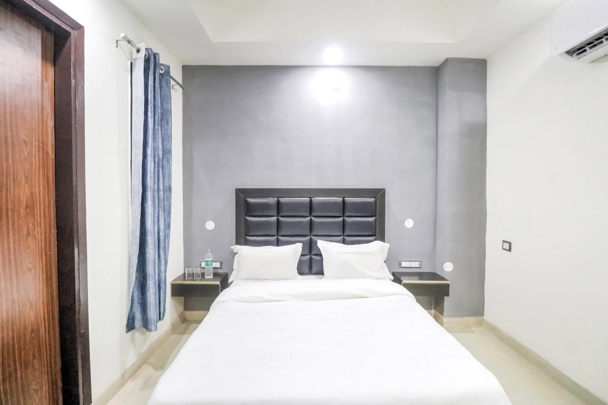 Collection O Mahavir Enclave Near Dashrath Puri Metro Station Hotel New Delhi