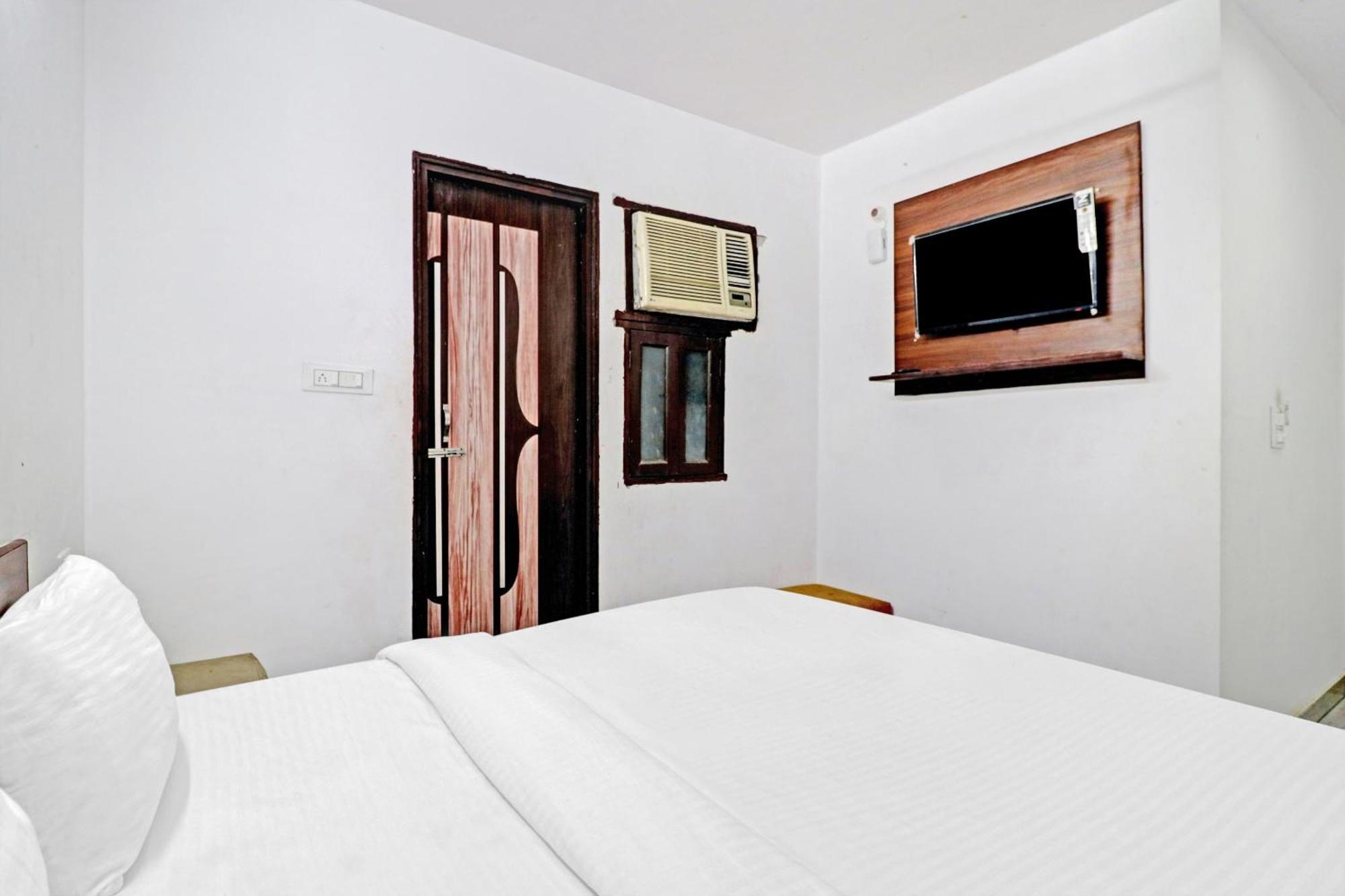 Town House Near M2k Cinema Pitampura Hotel 4*