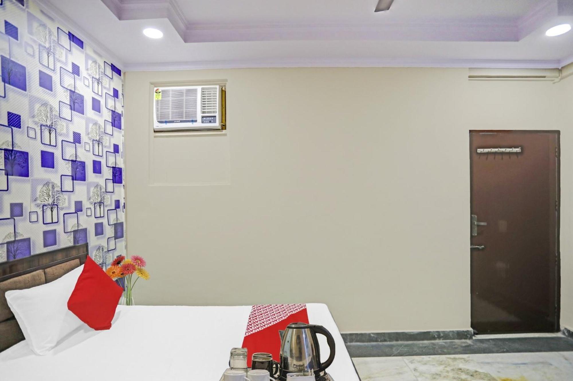 Hotel O Metro Near Worlds Of Wonder Kalkaji Devi