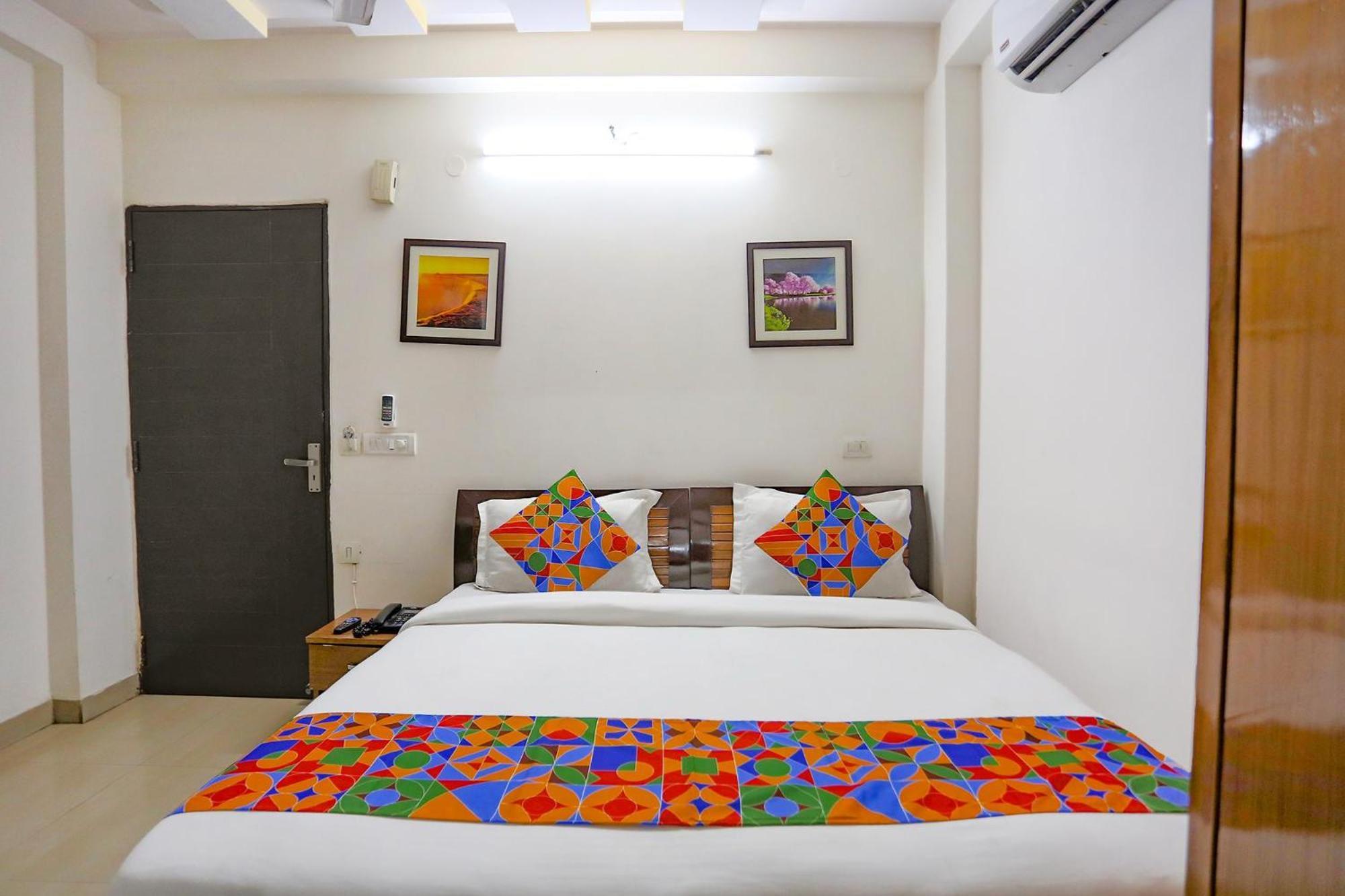 Fabexpress The Paradise - Nr Apollo Hospital 3* Nova Deli