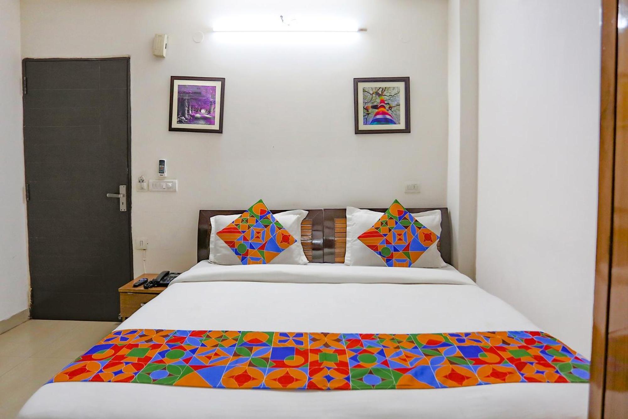 Fabexpress The Paradise - Nr Apollo Hospital 3* Nova Deli