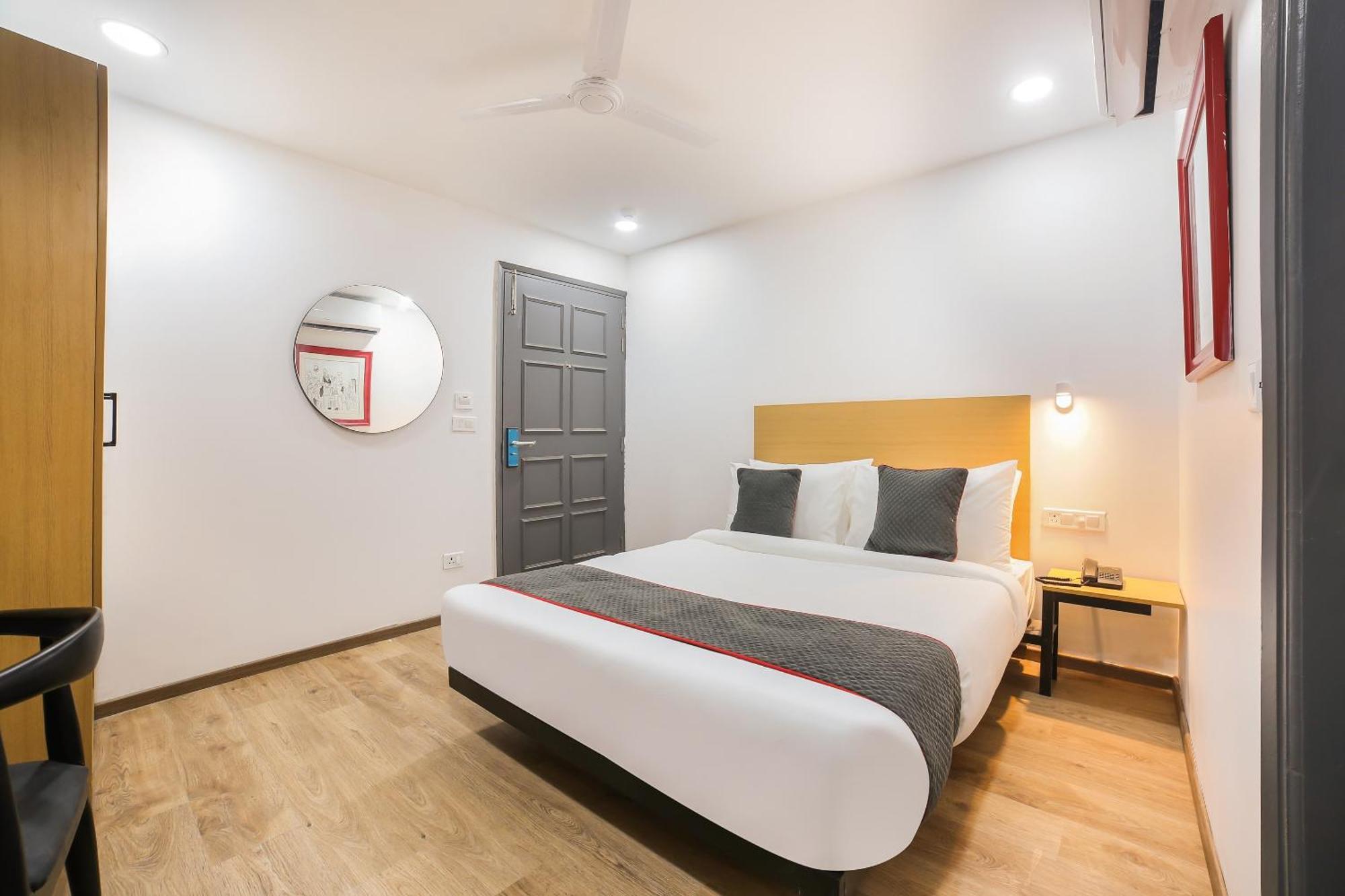 Super Townhouse Shahdara Near Yamuna Sports Complex 4*
