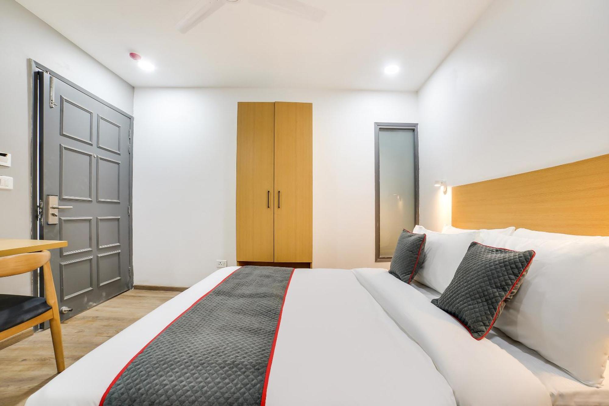 Hotel Super Townhouse Shahdara Near Yamuna Sports Complex