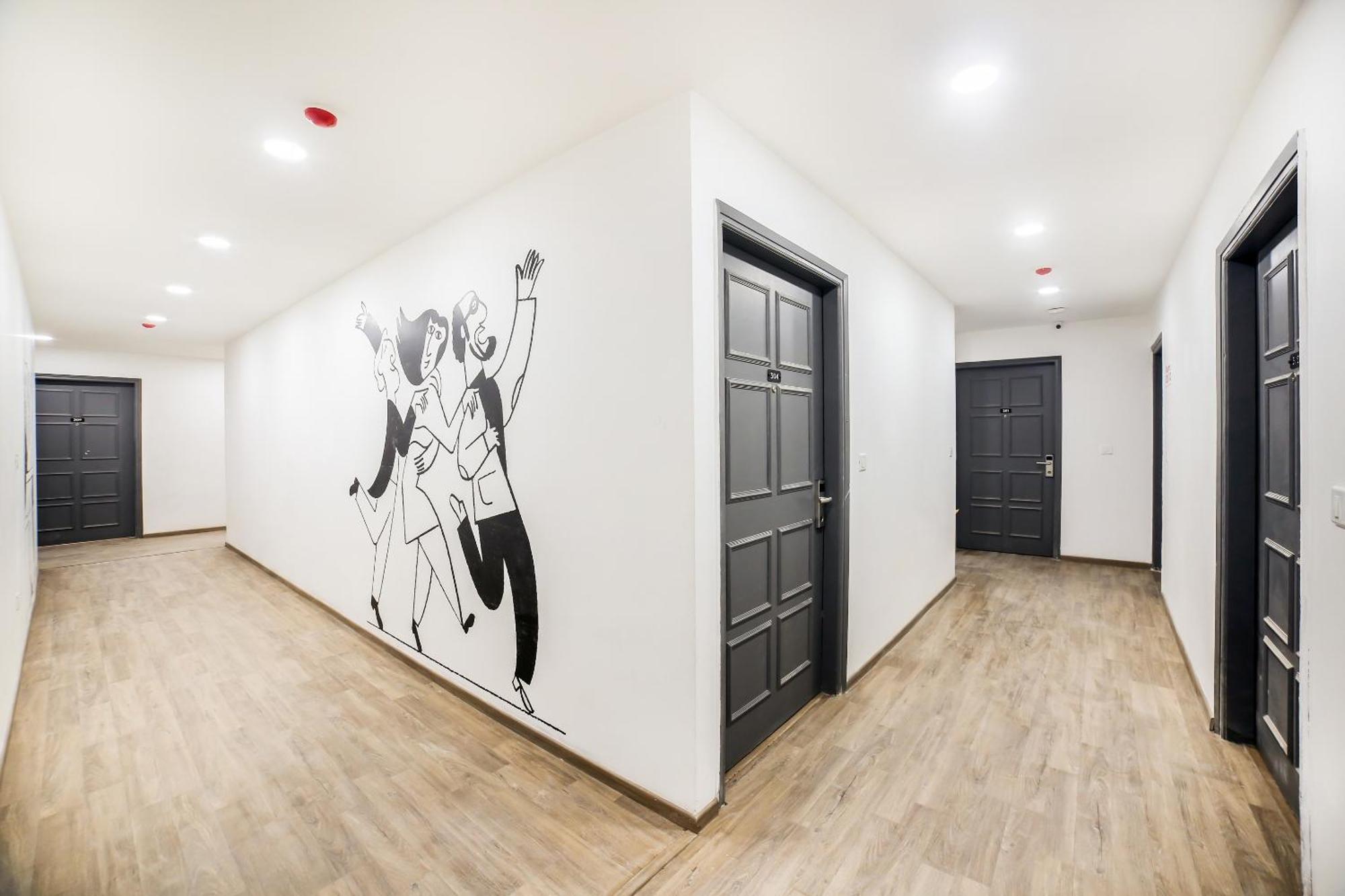 Super Townhouse Shahdara Near Yamuna Sports Complex Hotel 4*