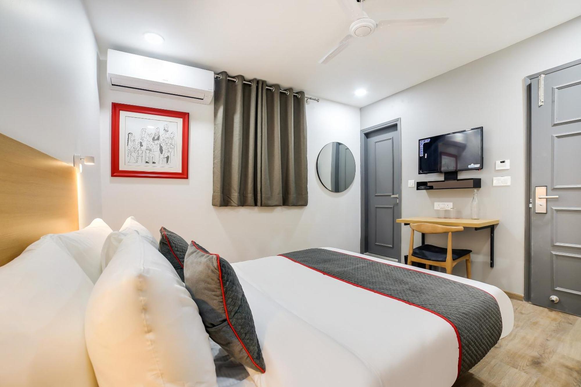 Super Townhouse Shahdara Near Yamuna Sports Complex Hotel