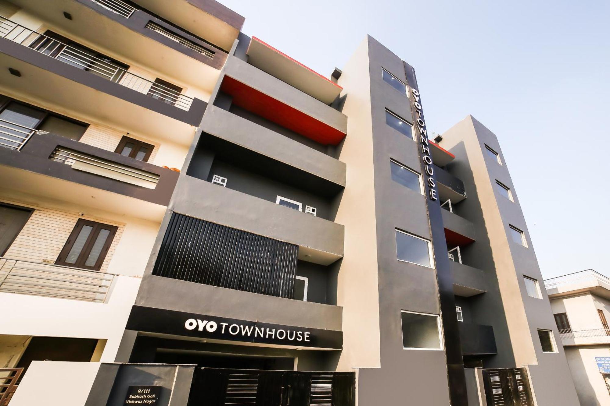 Super Townhouse Shahdara Near Yamuna Sports Complex Nova Deli