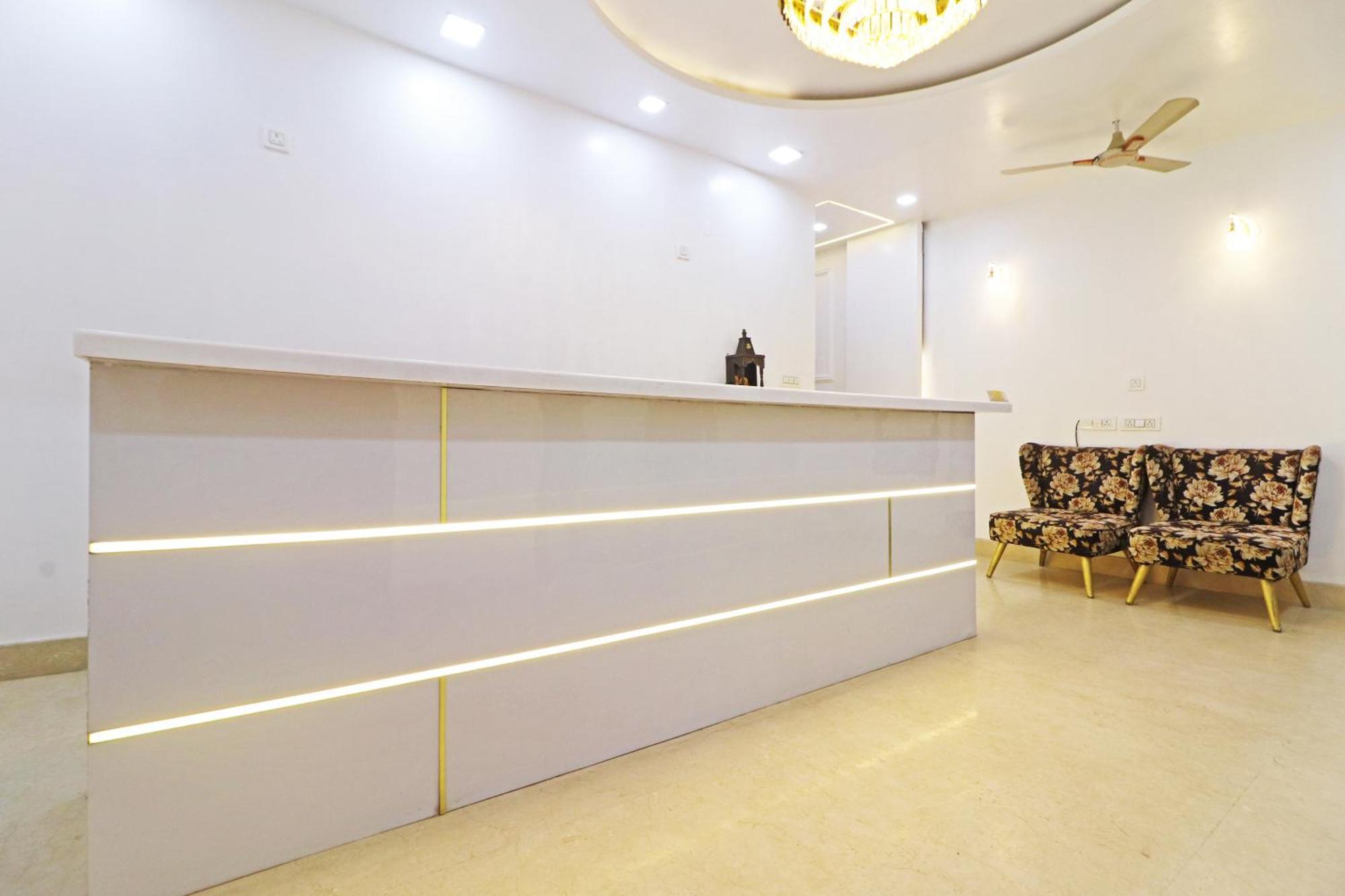 Hotel Samrat Residency 10 Mints Walking Distance Nizamuddin Railway Station Nova Deli